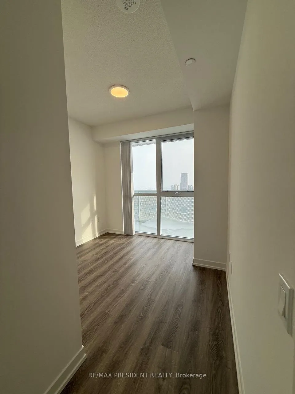 Photo 8 of Unit 5108, 8 Interchange Way, Vaughan, Vaughan Corporate Centre — HOMEH
