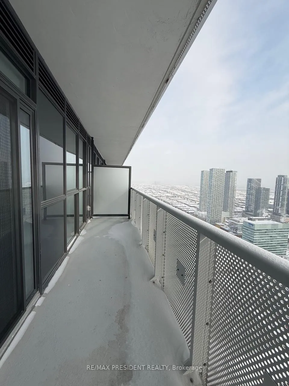 Photo 11 of Unit 5108, 8 Interchange Way, Vaughan, Vaughan Corporate Centre — HOMEH
