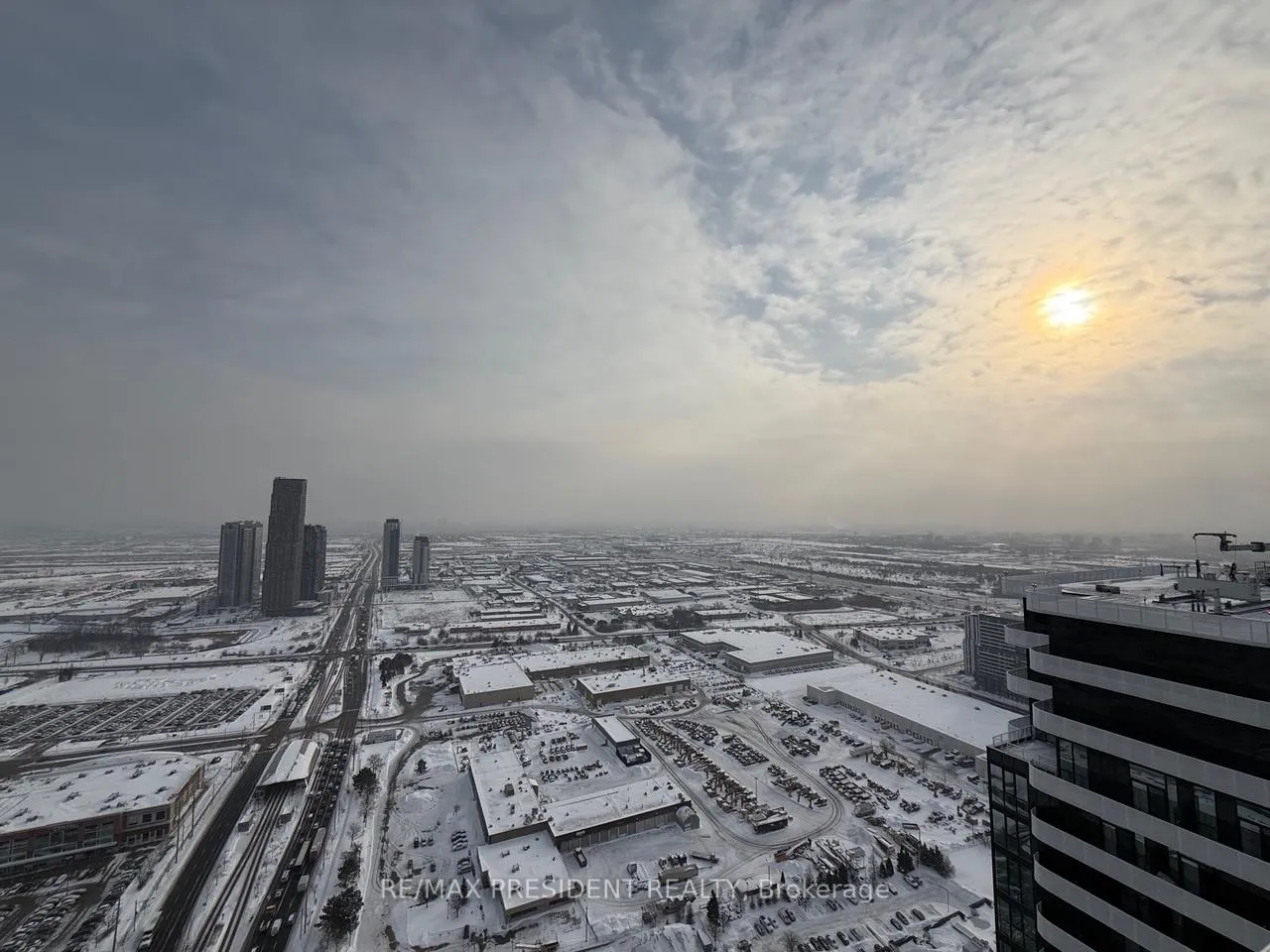 Photo 13 of Unit 5108, 8 Interchange Way, Vaughan, Vaughan Corporate Centre — HOMEH
