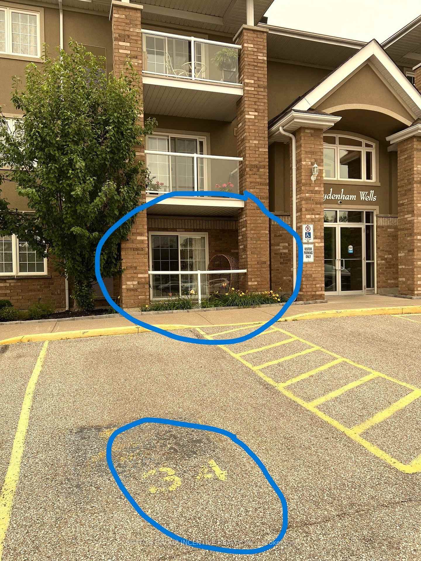 Photo 5 of Unit Unit#5, 137 Sydenham Wells, Barrie, Georgian Drive — HOMEH