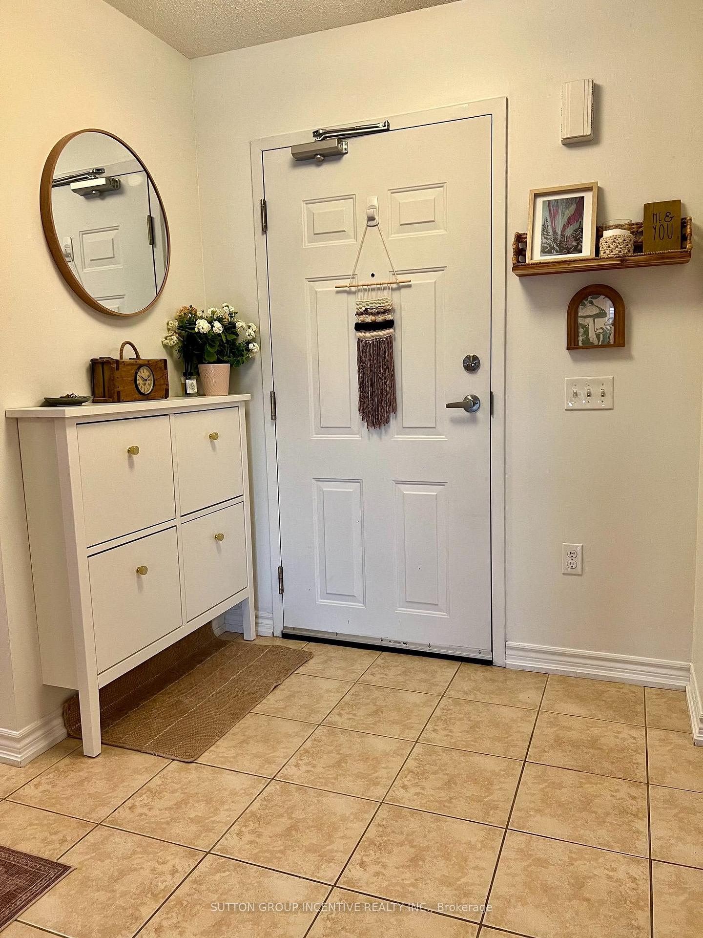 Photo 14 of Unit Unit#5, 137 Sydenham Wells, Barrie, Georgian Drive — HOMEH