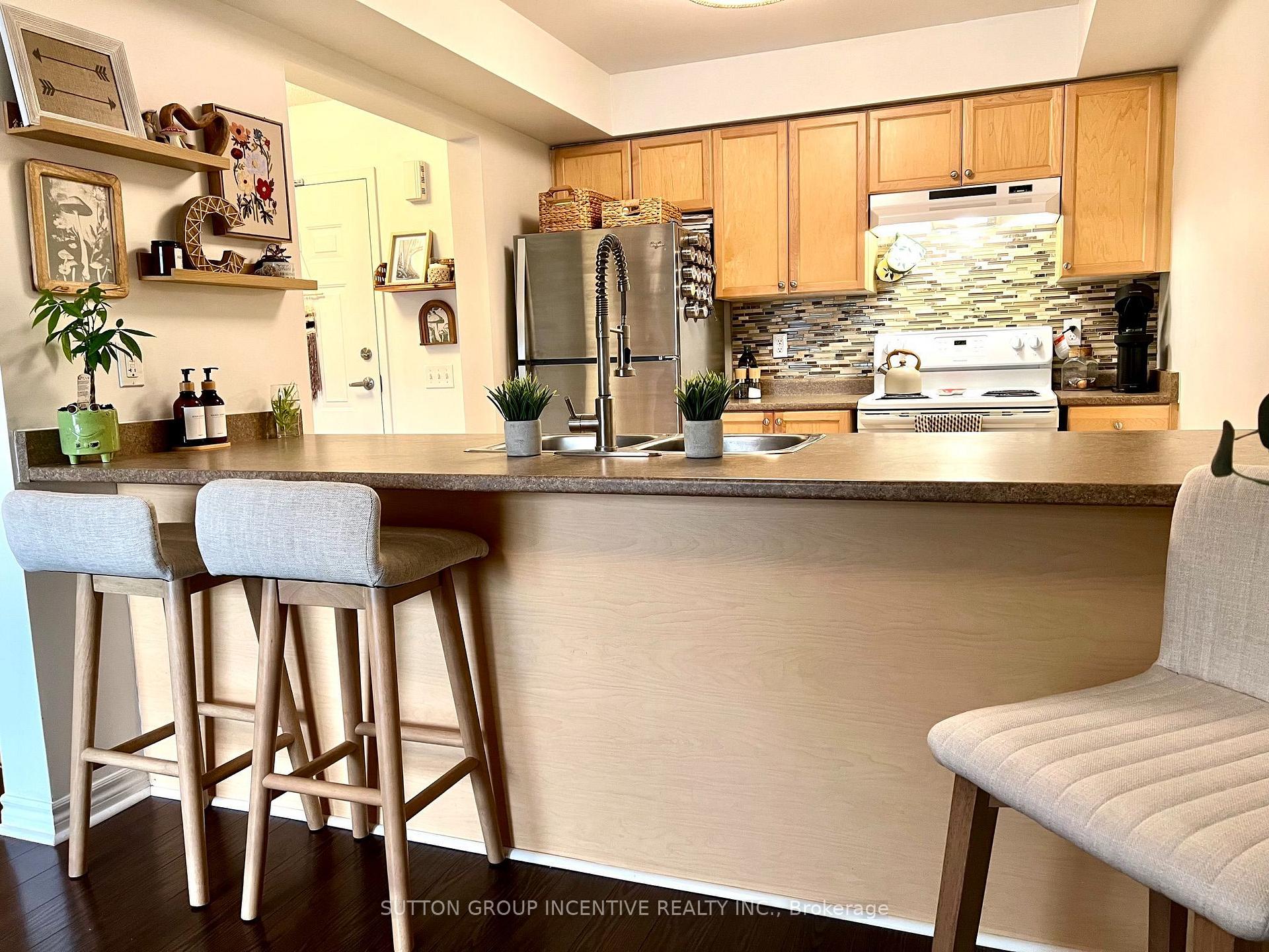 Photo 18 of Unit Unit#5, 137 Sydenham Wells, Barrie, Georgian Drive — HOMEH