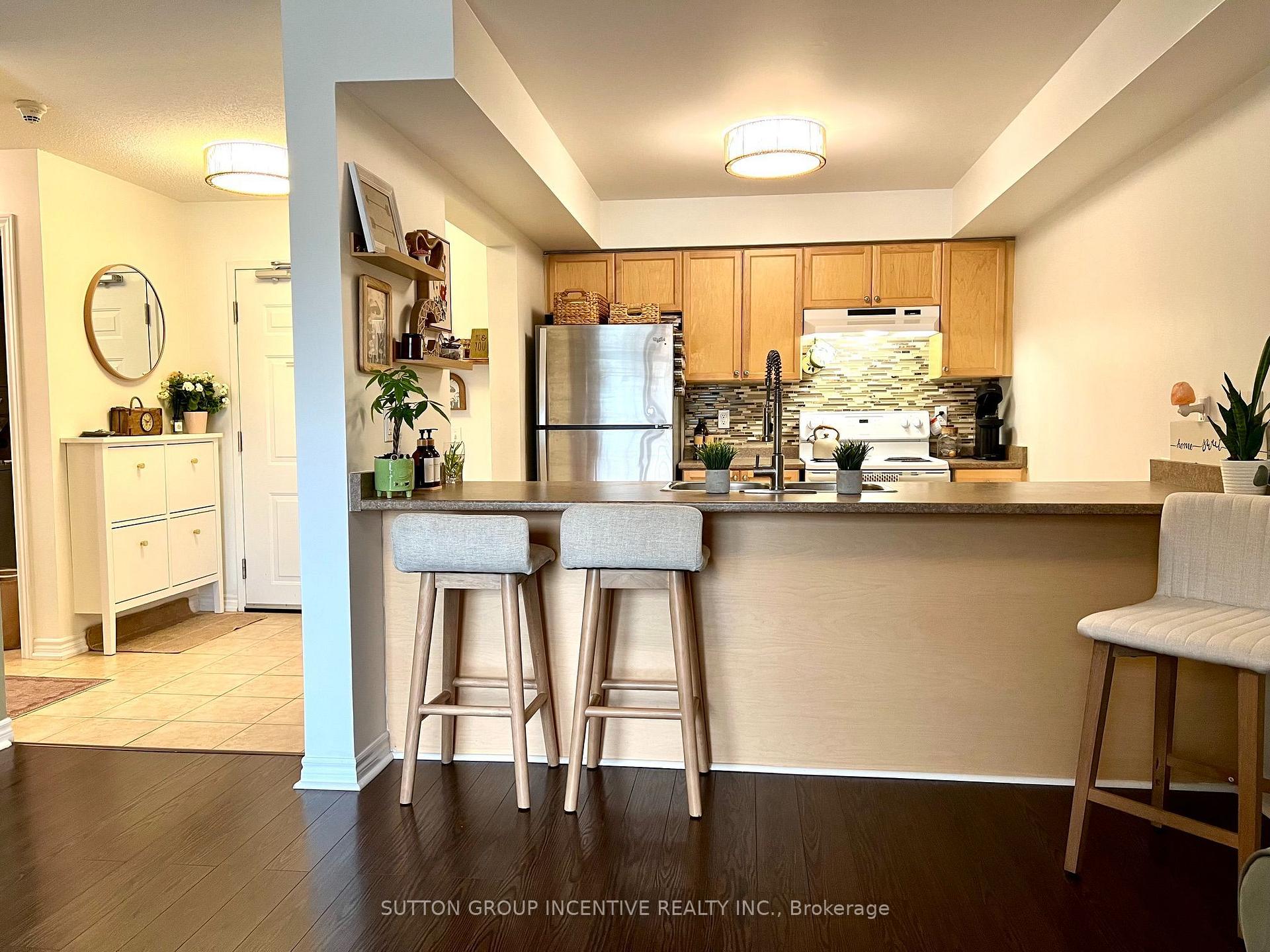 Photo 20 of Unit Unit#5, 137 Sydenham Wells, Barrie, Georgian Drive — HOMEH