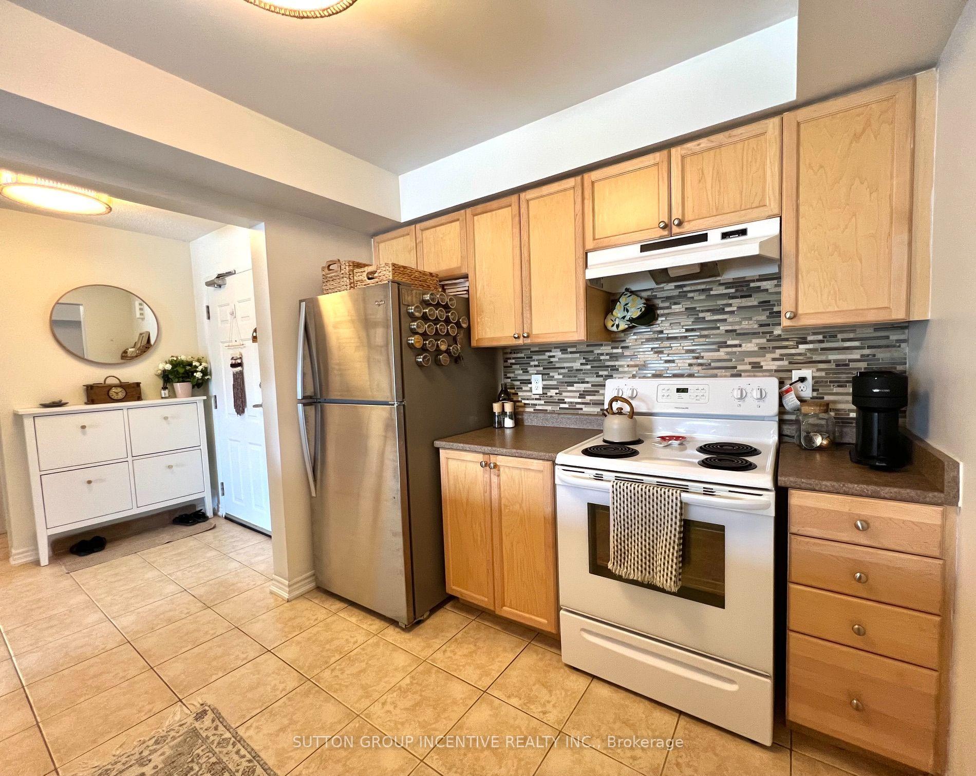 Photo 21 of Unit Unit#5, 137 Sydenham Wells, Barrie, Georgian Drive — HOMEH