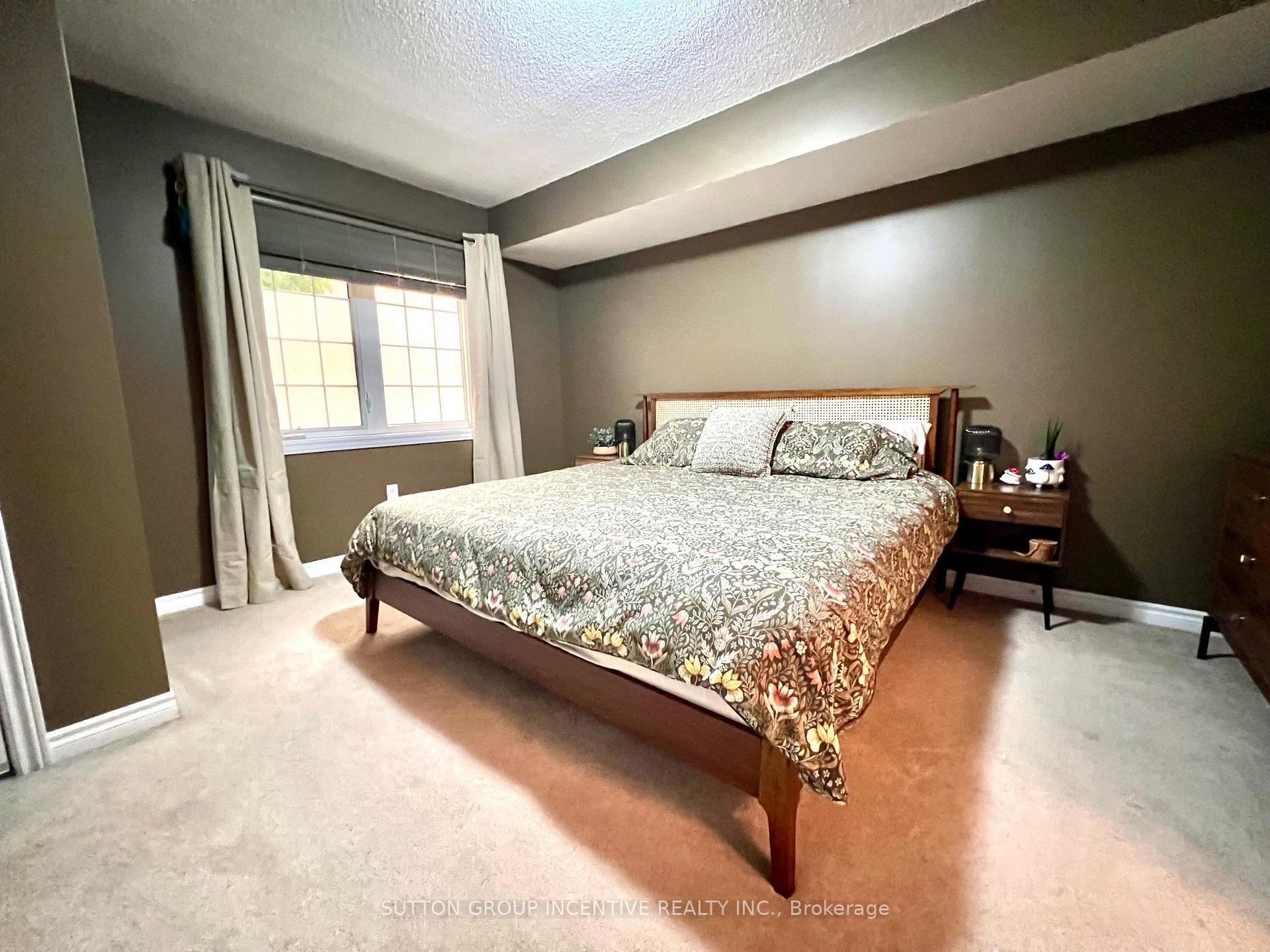 Photo 24 of Unit Unit#5, 137 Sydenham Wells, Barrie, Georgian Drive — HOMEH