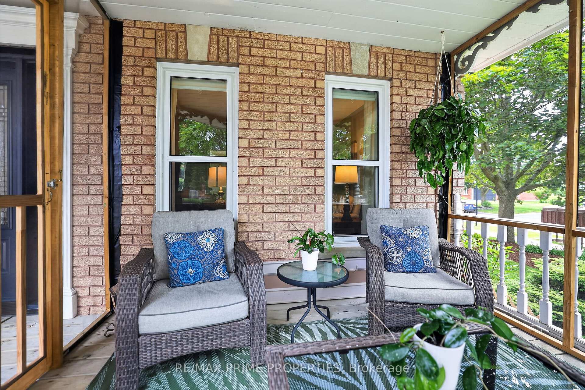 Photo 3 of 27 Testa Road, Uxbridge — HOMEH