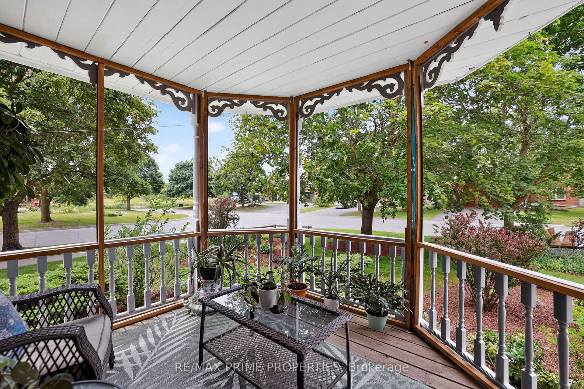 Photo 4 of 27 Testa Road, Uxbridge — HOMEH