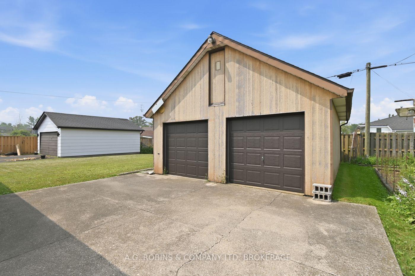 Photo 5 of 140 Classic Avenue, Welland, Lincoln/Crowland — HOMEH
