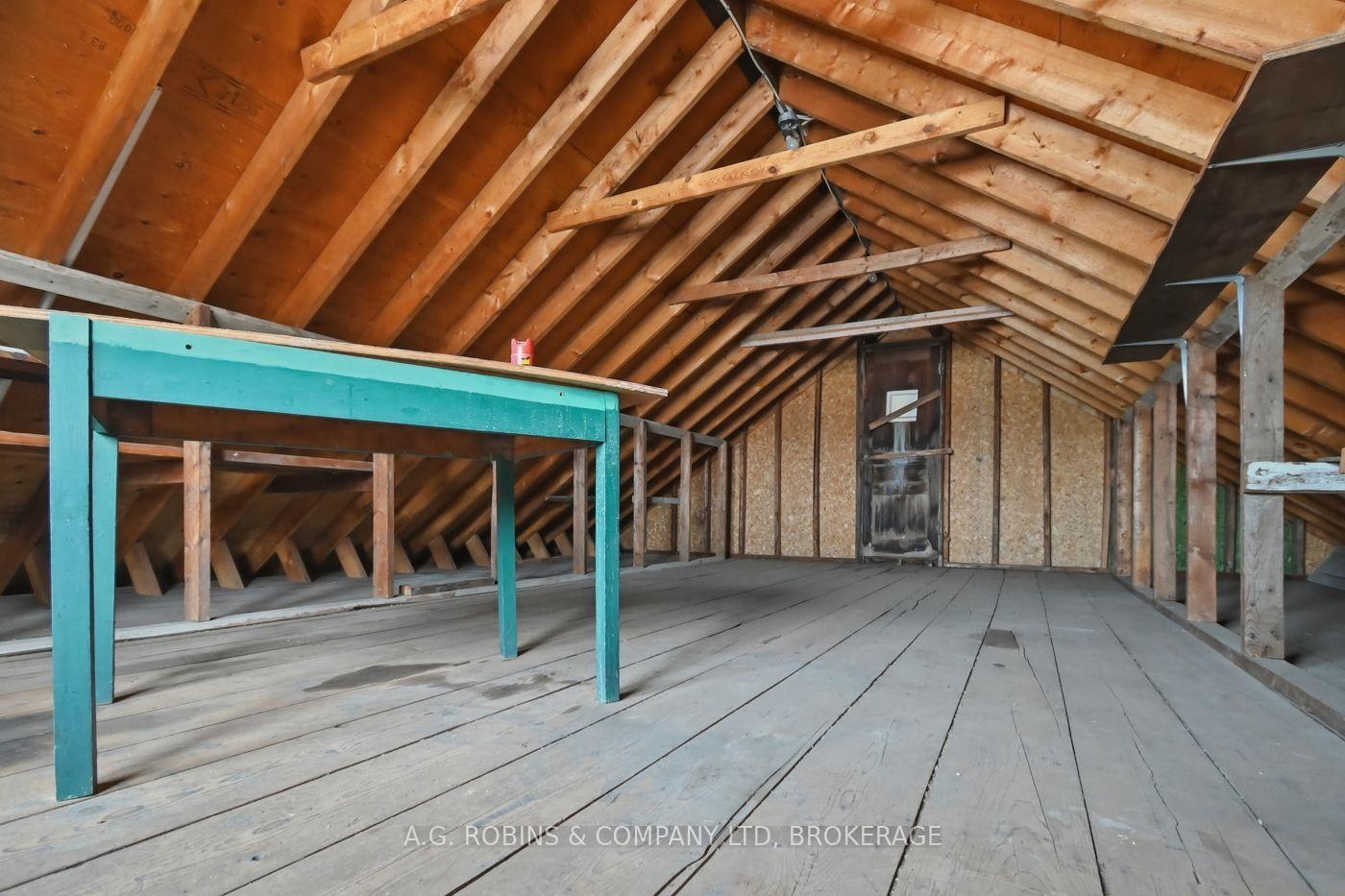 Photo 9 of 140 Classic Avenue, Welland, Lincoln/Crowland — HOMEH