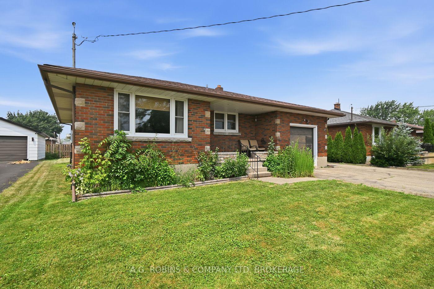 Photo 10 of 140 Classic Avenue, Welland, Lincoln/Crowland — HOMEH