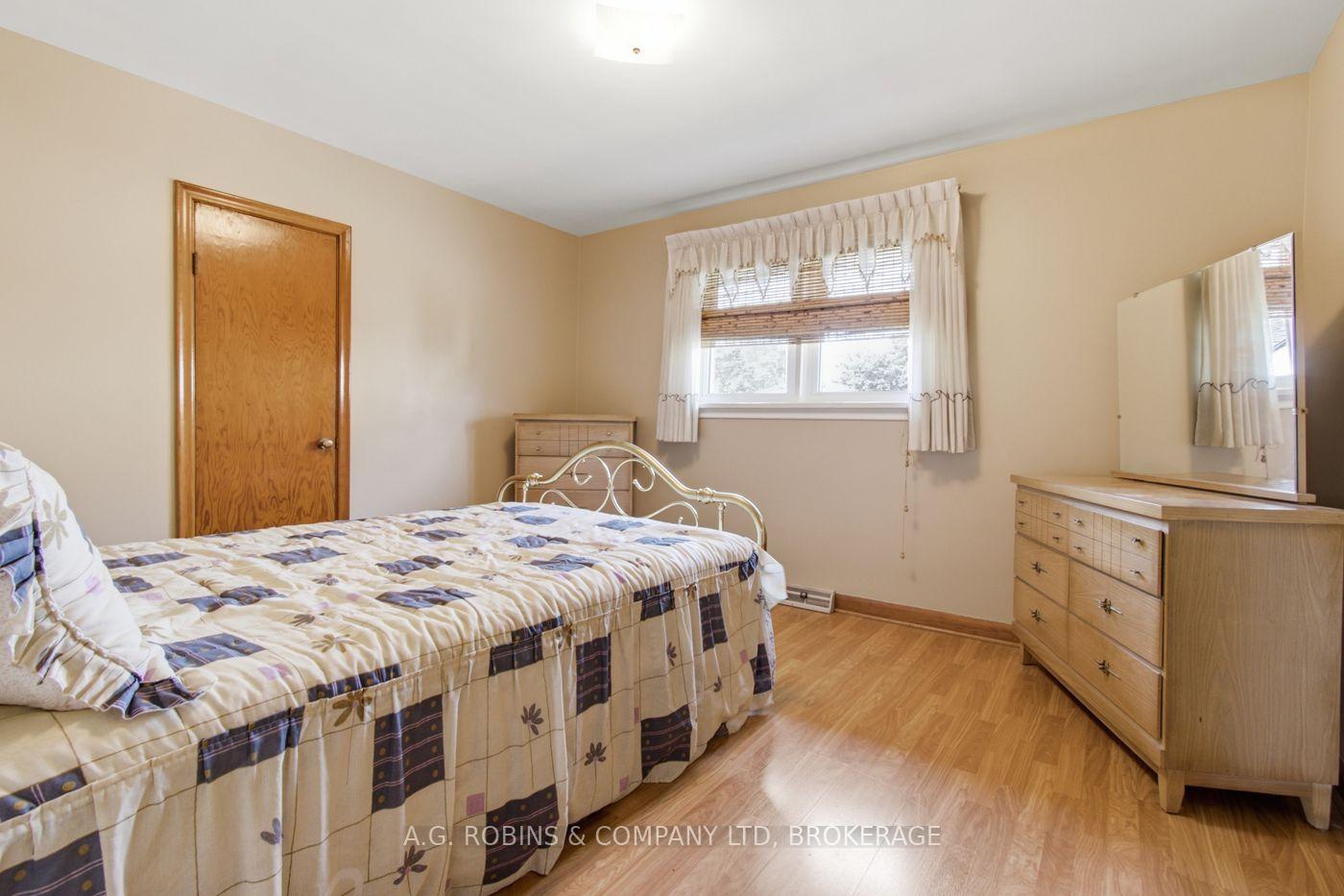 Photo 14 of 140 Classic Avenue, Welland, Lincoln/Crowland — HOMEH