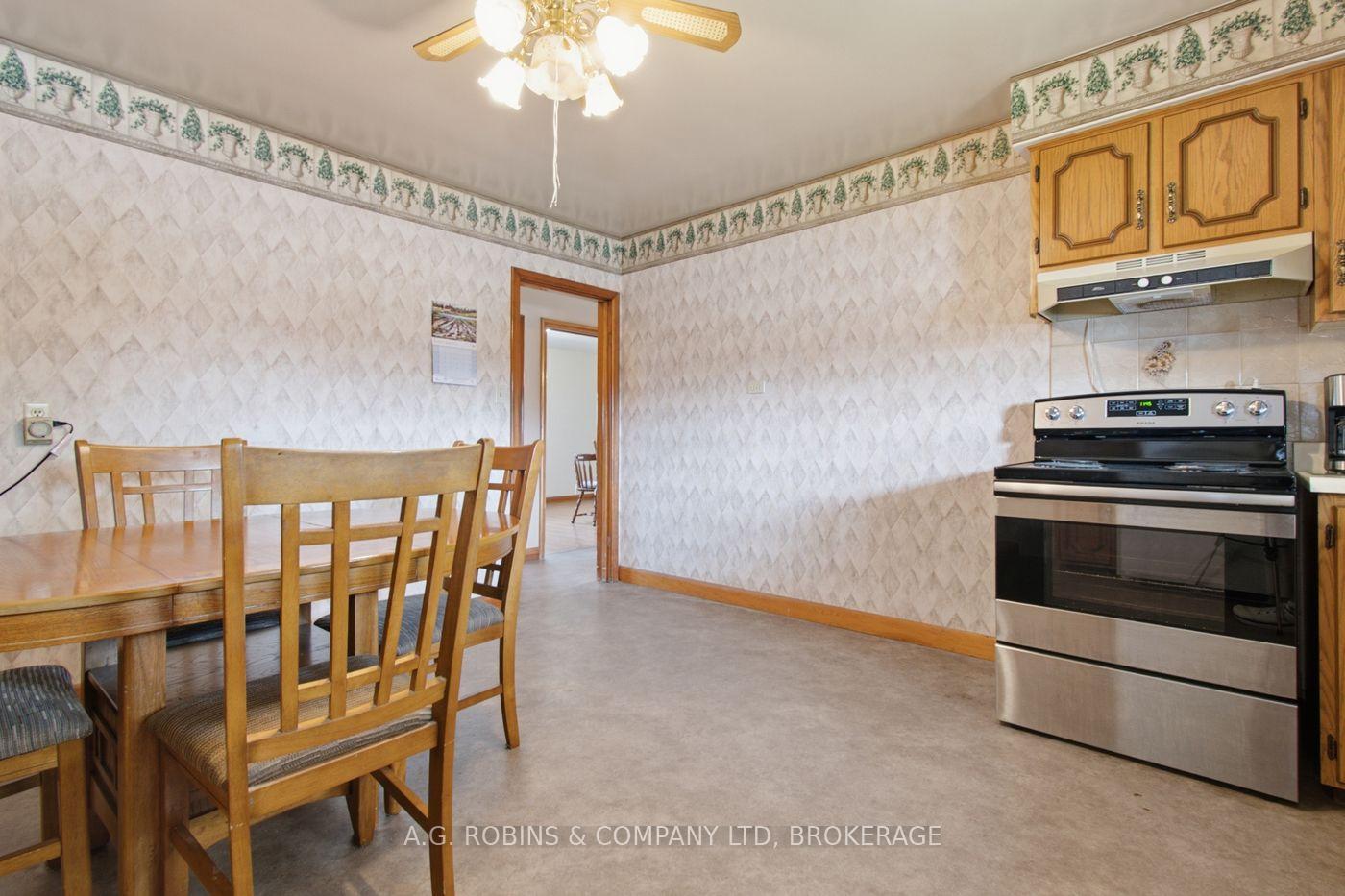 Photo 21 of 140 Classic Avenue, Welland, Lincoln/Crowland — HOMEH