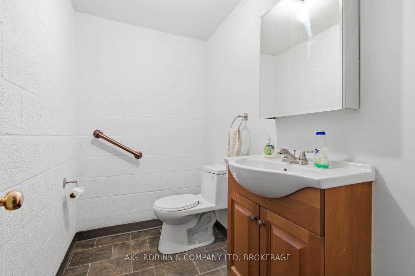 Photo 37 of 140 Classic Avenue, Welland, Lincoln/Crowland — HOMEH