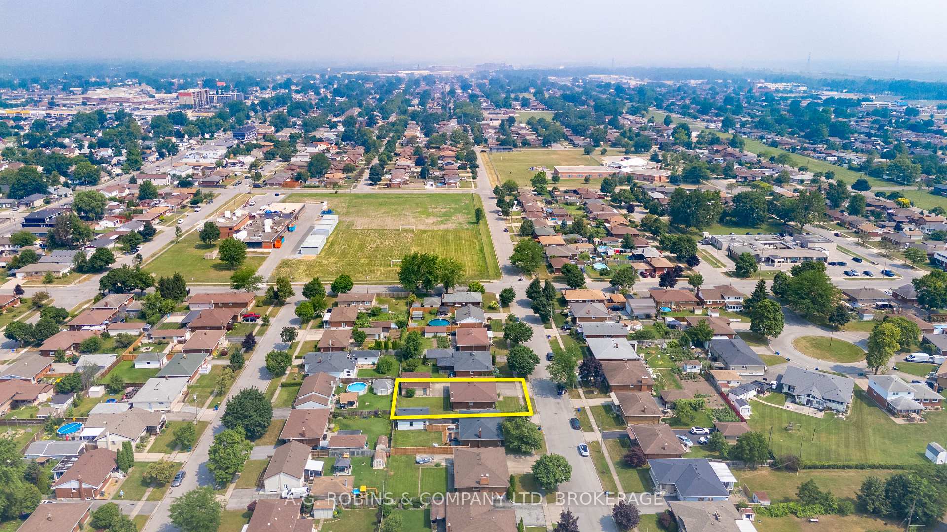 Photo 44 of 140 Classic Avenue, Welland, Lincoln/Crowland — HOMEH