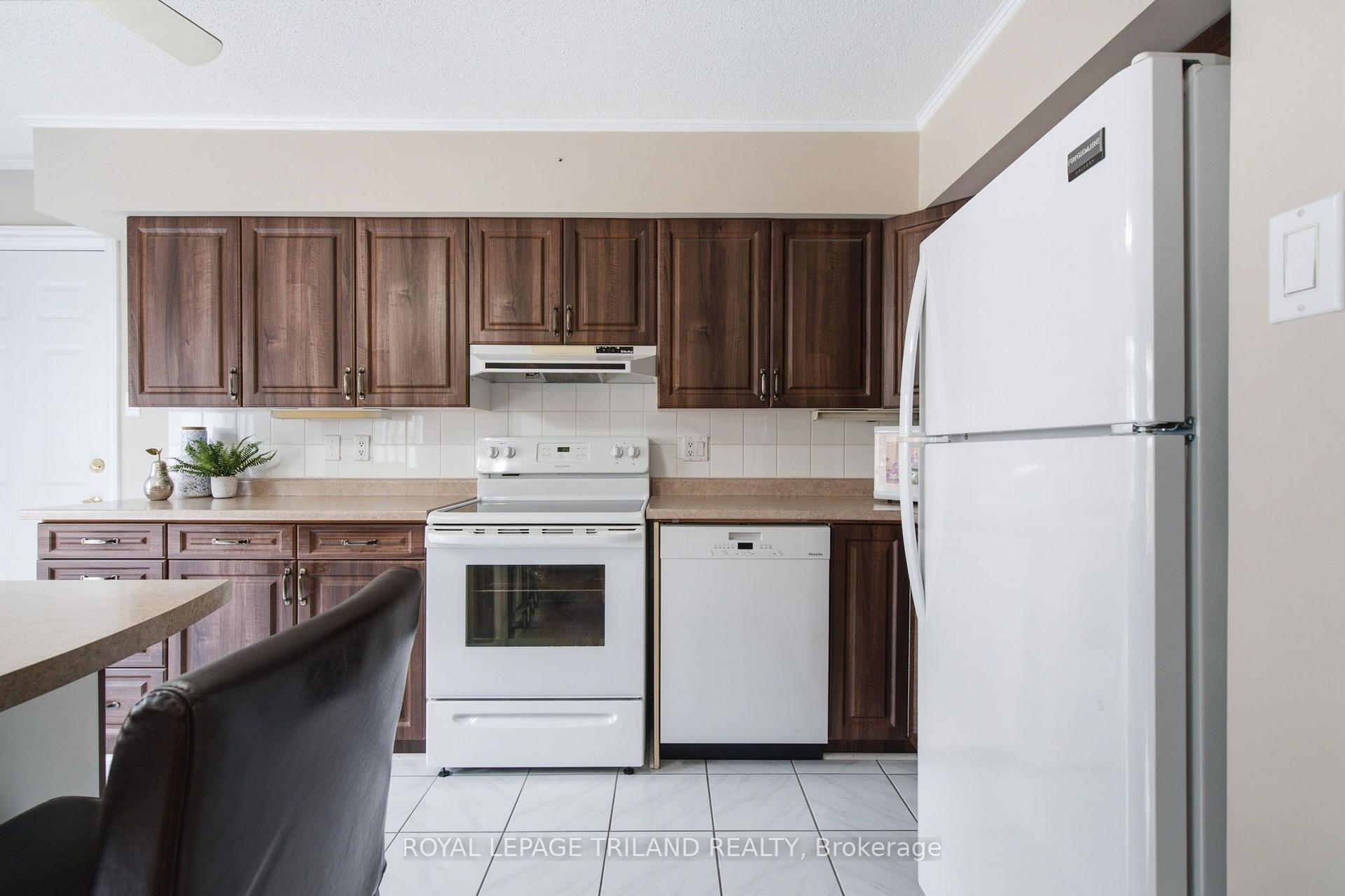 Photo 11 of 12 Shepherd Avenue, London, East H — HOMEH