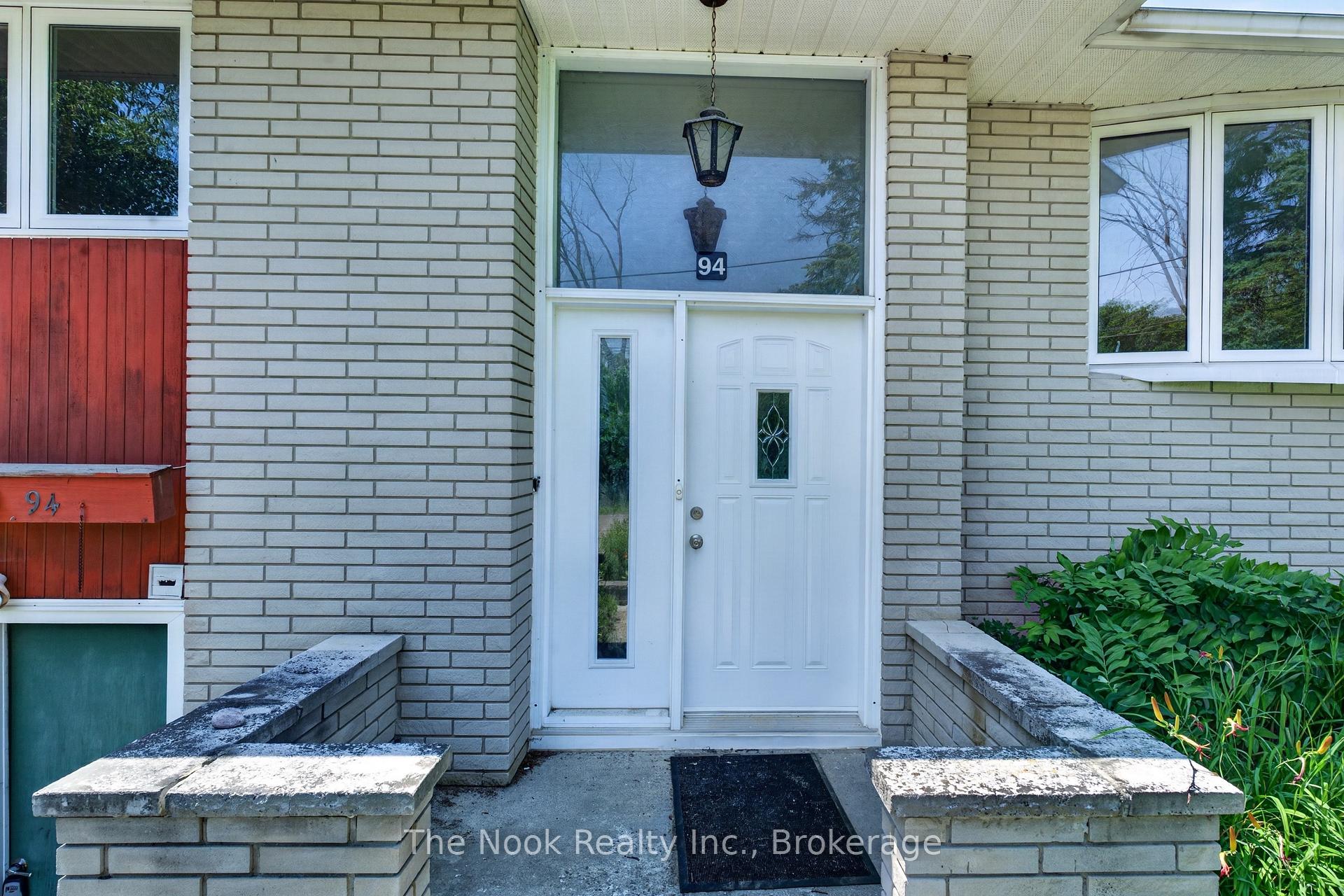 Photo 5 of 94 Way Street, Whitby, Brooklin — HOMEH