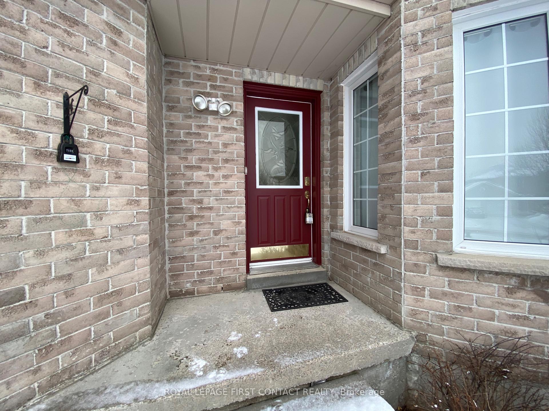 Photo 3 of 44 Livia Herman Way, Barrie, East Bayfield — HOMEH