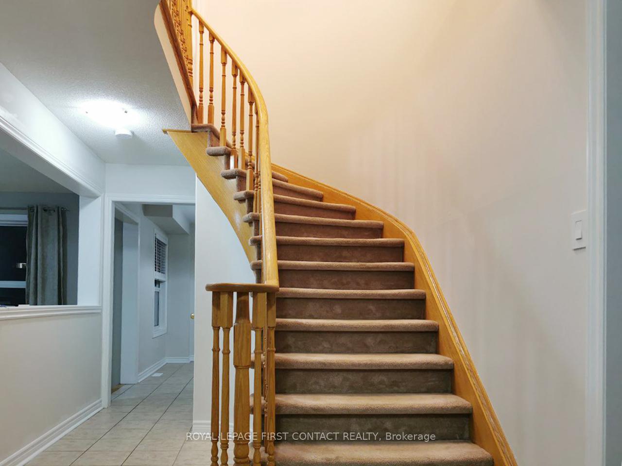 Photo 4 of 44 Livia Herman Way, Barrie, East Bayfield — HOMEH