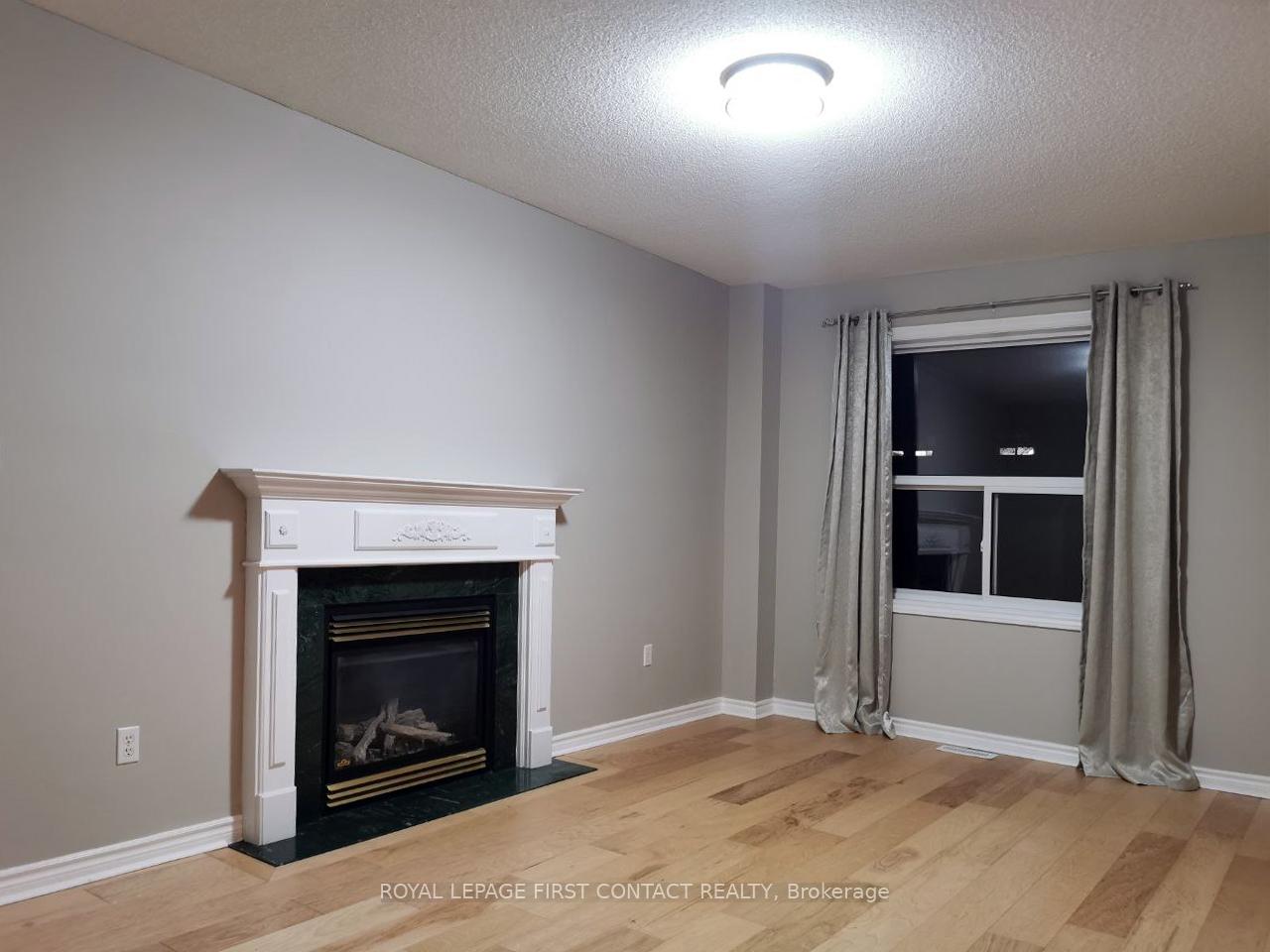 Photo 5 of 44 Livia Herman Way, Barrie, East Bayfield — HOMEH