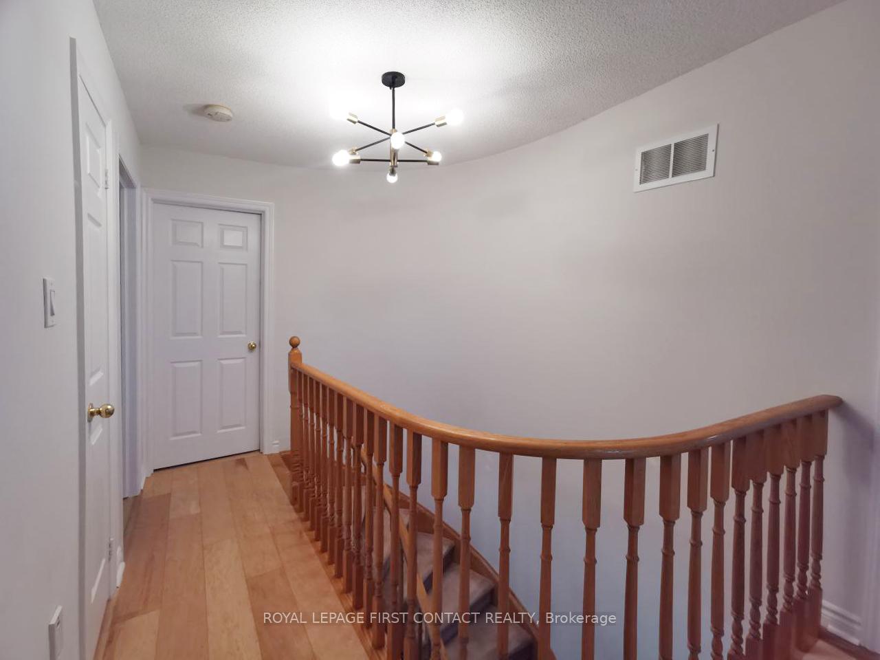 Photo 8 of 44 Livia Herman Way, Barrie, East Bayfield — HOMEH