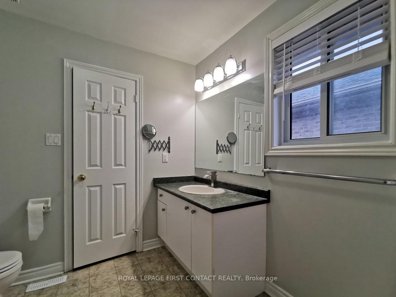 Photo 11 of 44 Livia Herman Way, Barrie, East Bayfield — HOMEH