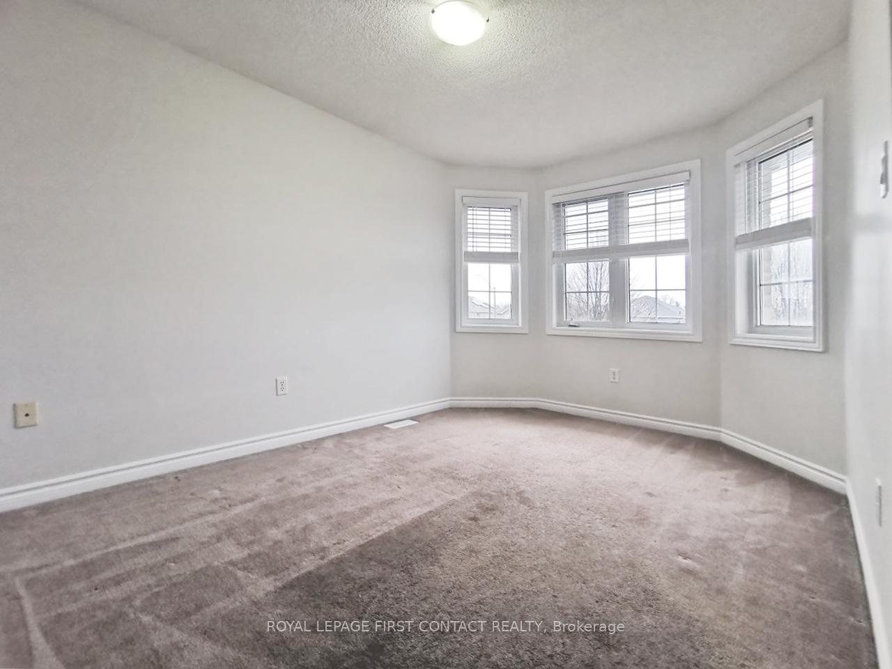 Photo 12 of 44 Livia Herman Way, Barrie, East Bayfield — HOMEH