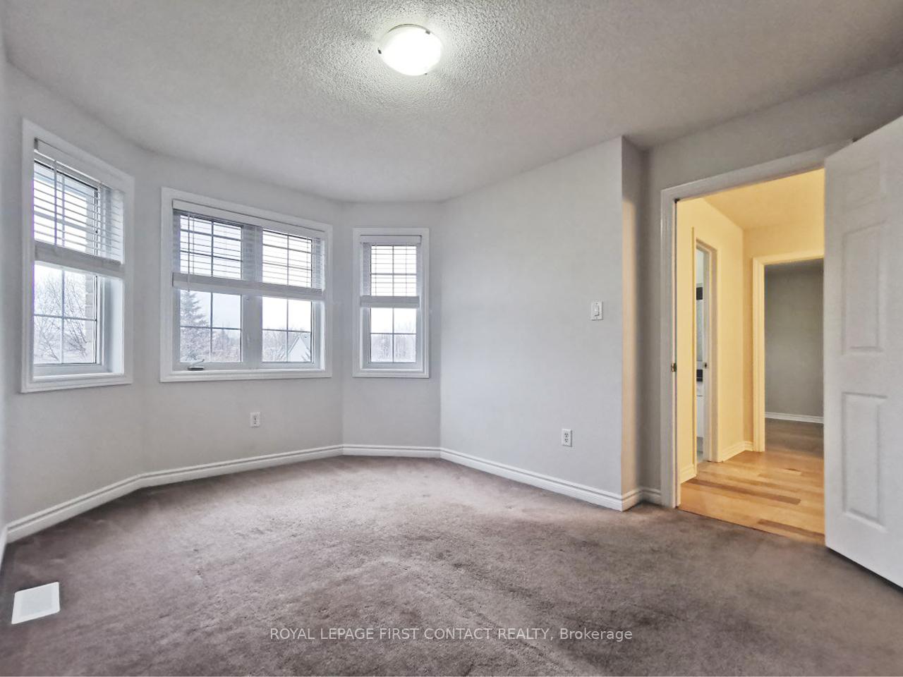 Photo 13 of 44 Livia Herman Way, Barrie, East Bayfield — HOMEH