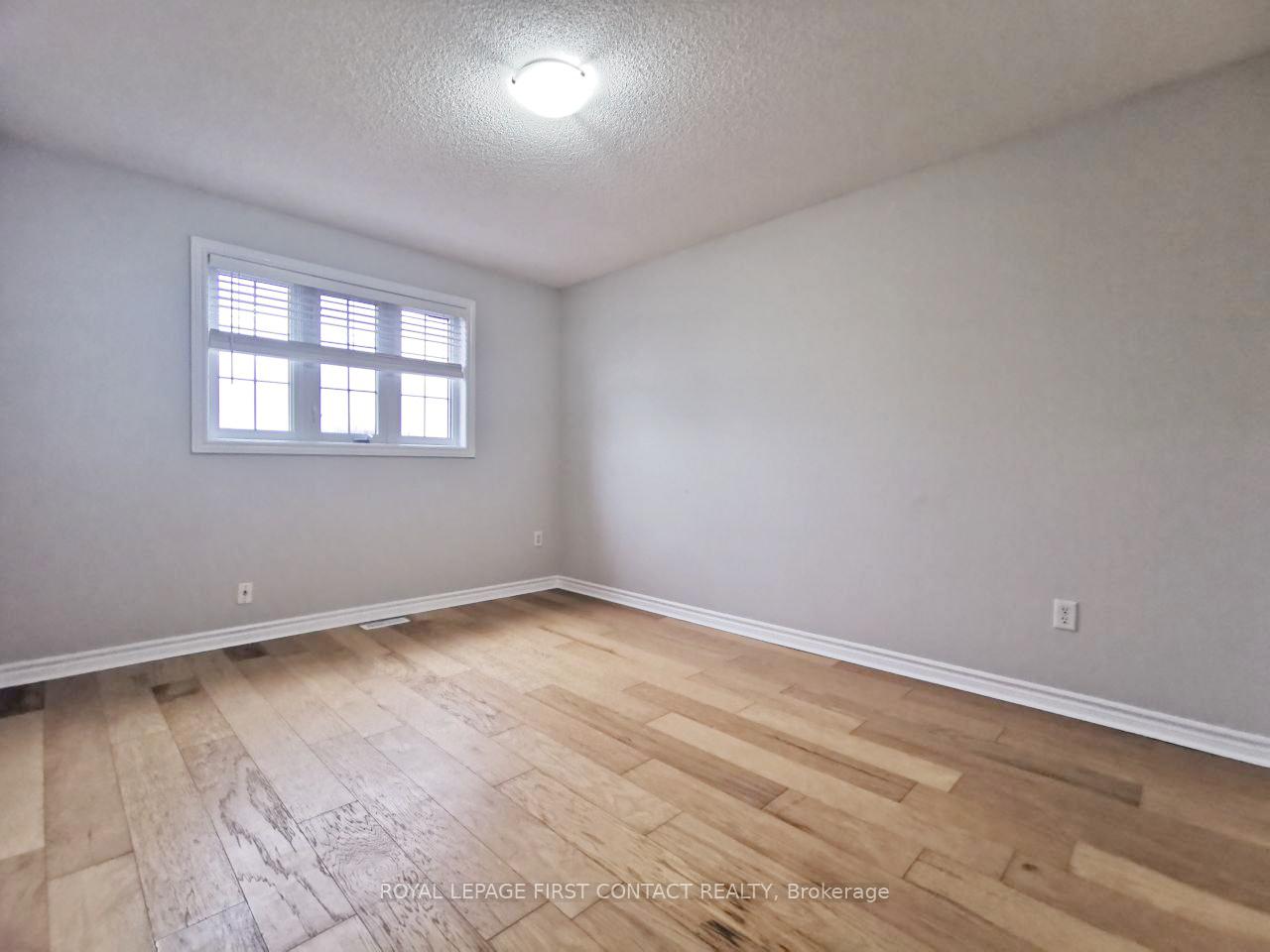 Photo 15 of 44 Livia Herman Way, Barrie, East Bayfield — HOMEH
