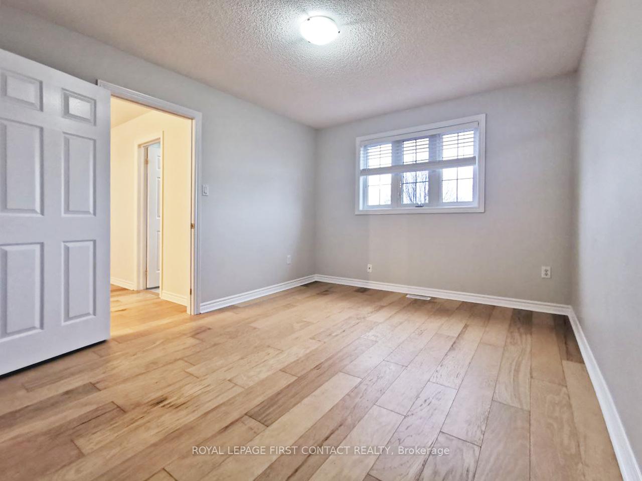 Photo 16 of 44 Livia Herman Way, Barrie, East Bayfield — HOMEH