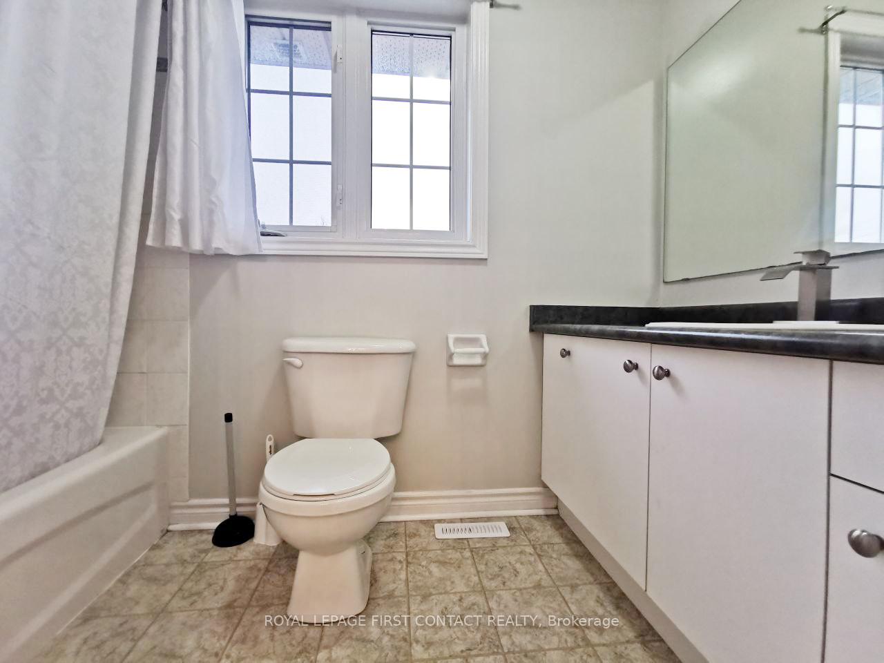 Photo 17 of 44 Livia Herman Way, Barrie, East Bayfield — HOMEH