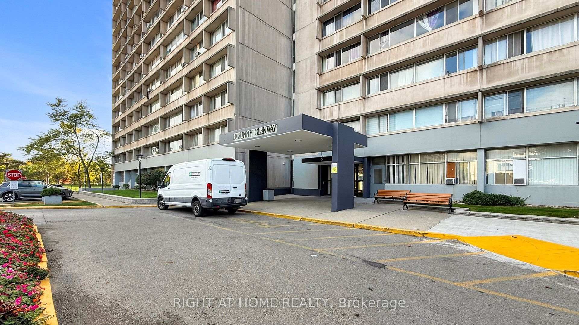 Photo 2 of Unit 511, 10 Sunny Glenway, Toronto, Flemingdon Park — HOMEH