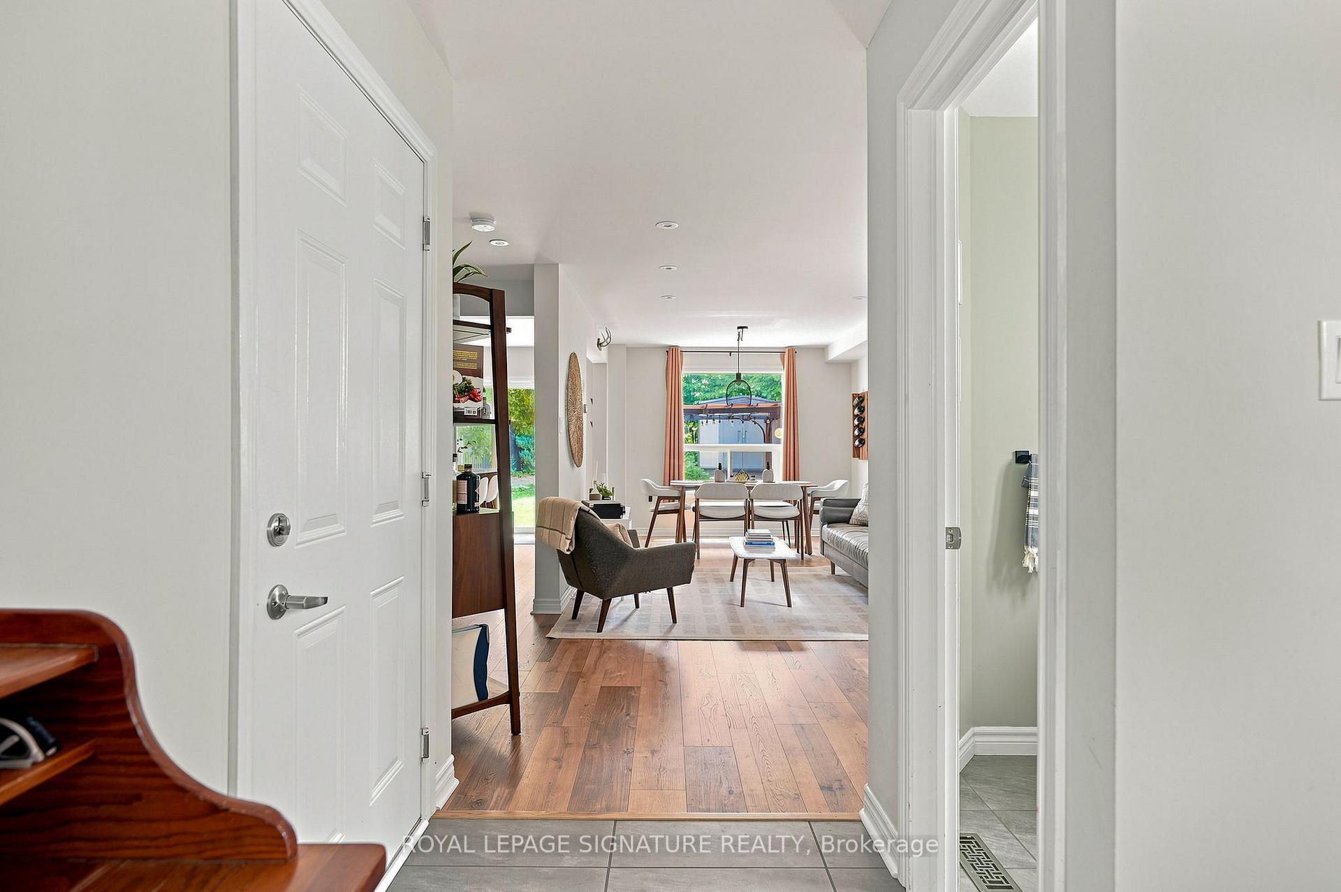 Photo 5 of 29 Bartor Boulevard, Barrie, Painswick South — HOMEH