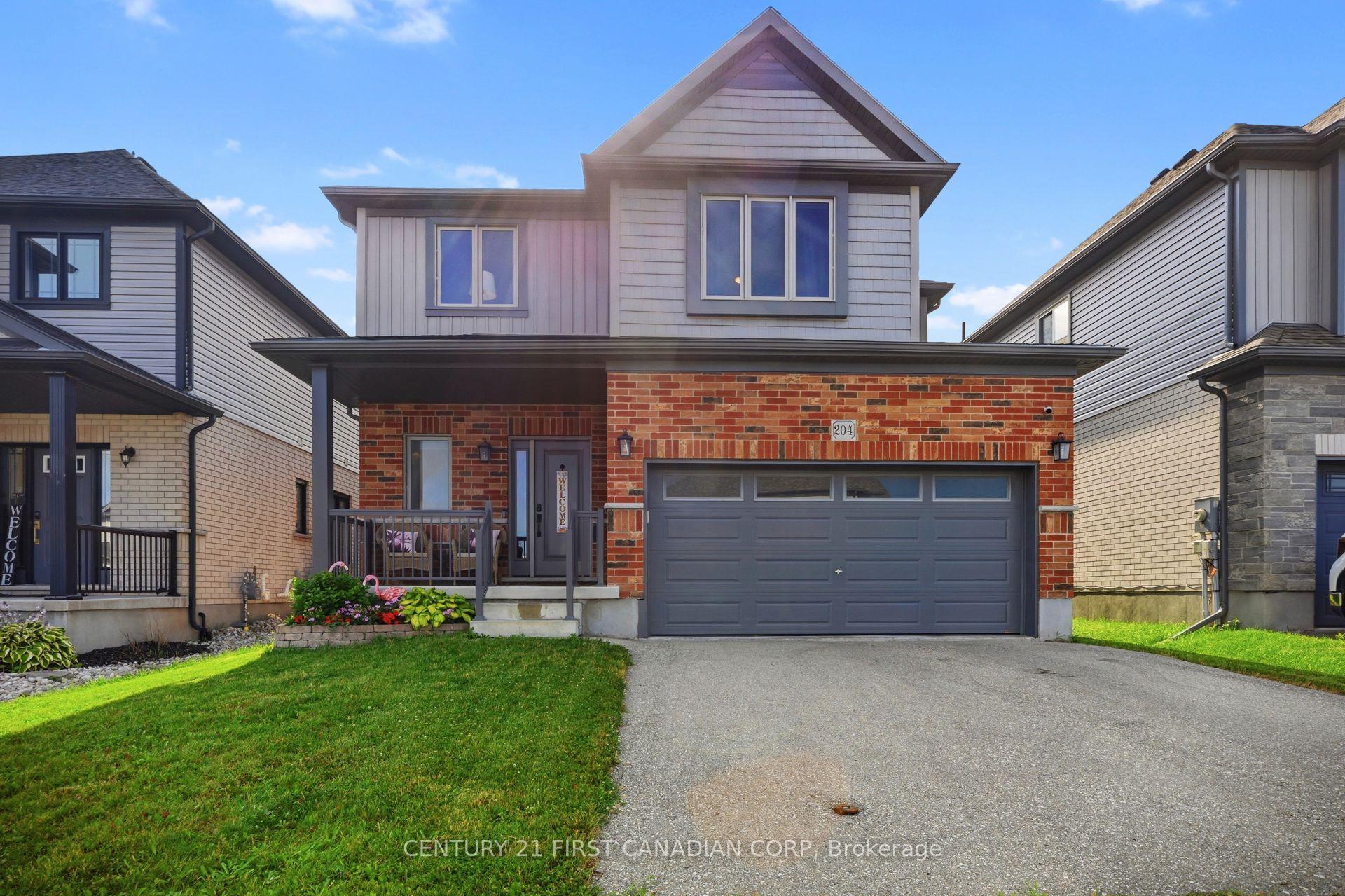 Photo 3 of 204 Snyder Avenue N, Woolwich, Elmira — HOMEH