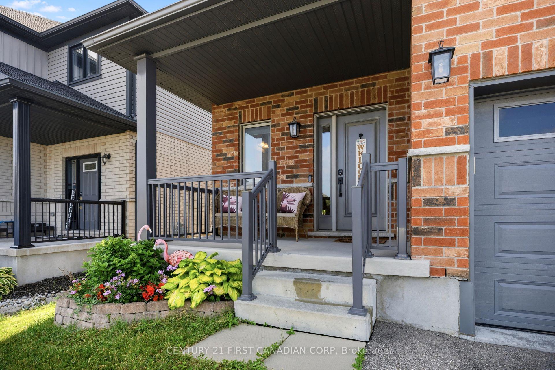 Photo 4 of 204 Snyder Avenue N, Woolwich, Elmira — HOMEH