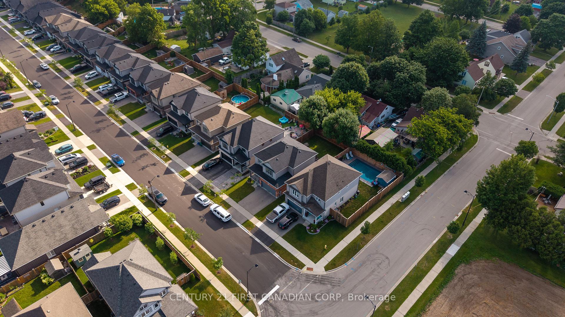 Photo 32 of 204 Snyder Avenue N, Woolwich, Elmira — HOMEH