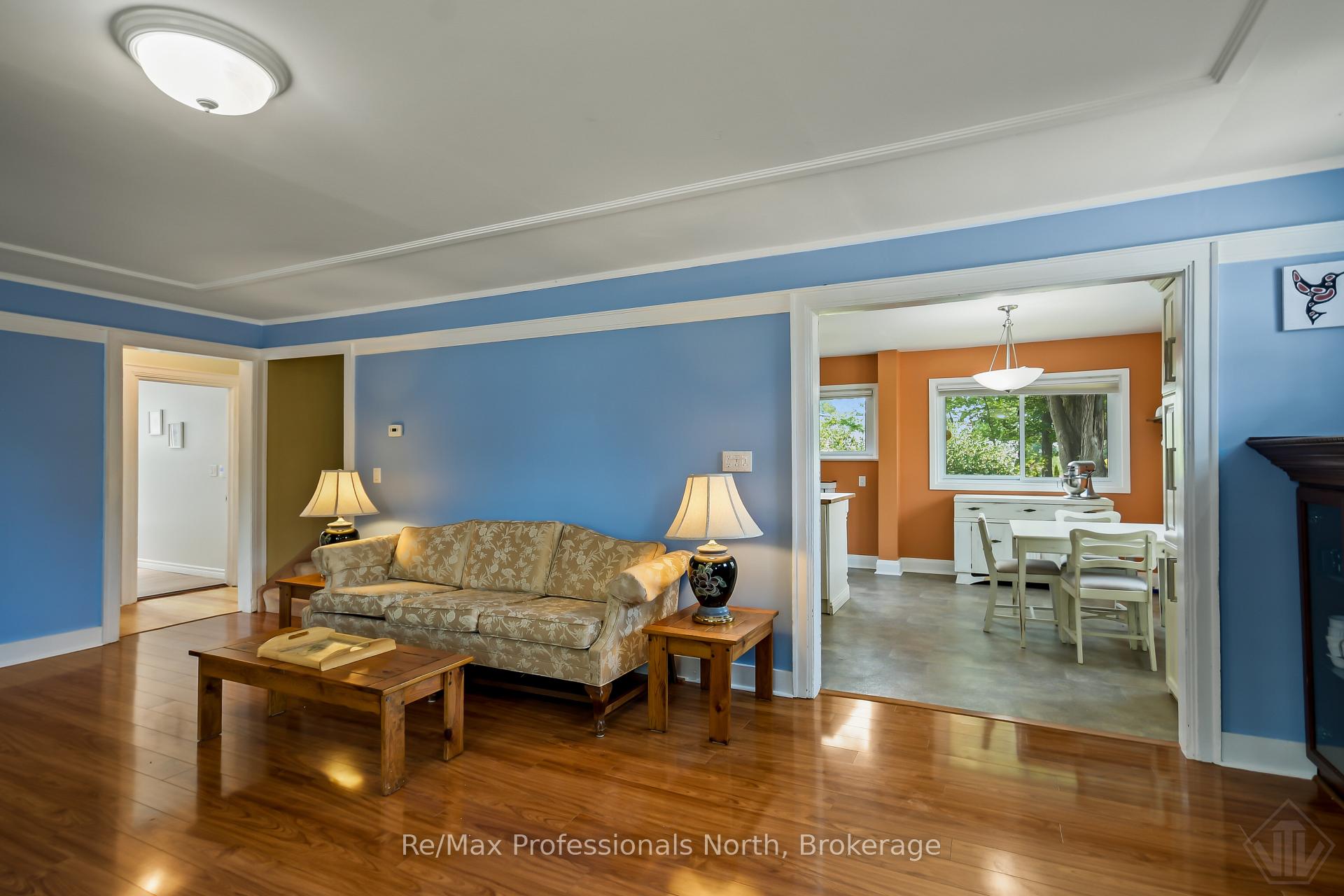 Photo 15 of 695 John Street N, Gravenhurst, Muskoka (S) — HOMEH
