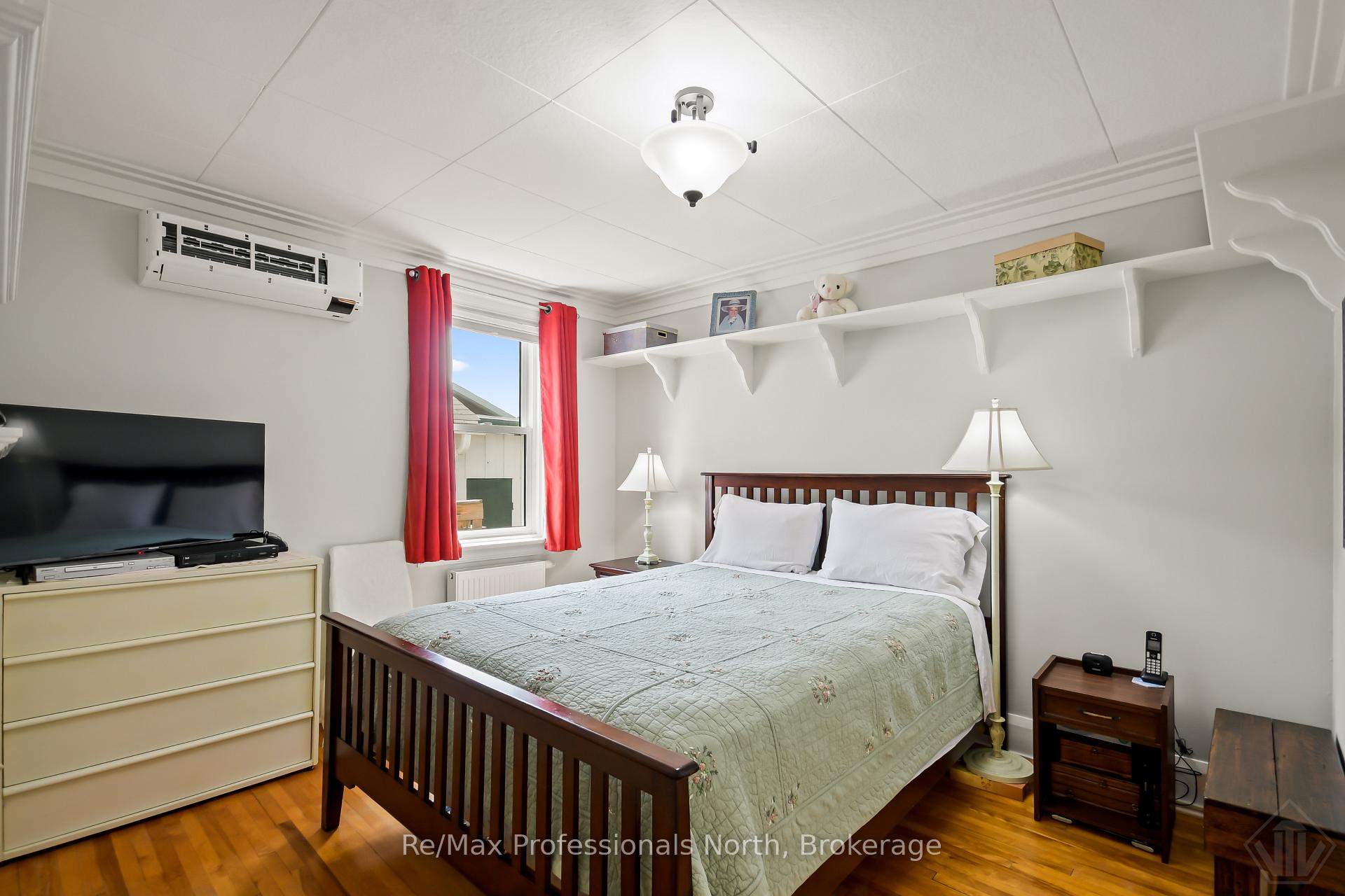 Photo 20 of 695 John Street N, Gravenhurst, Muskoka (S) — HOMEH