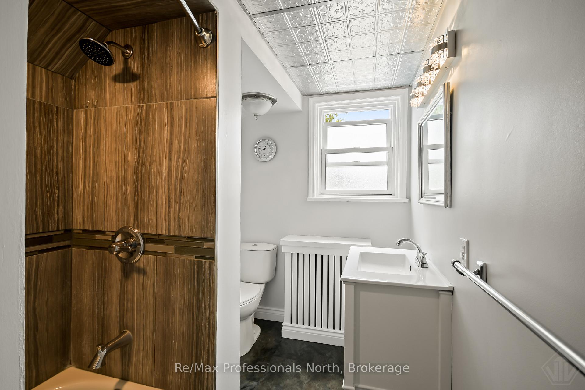 Photo 26 of 695 John Street N, Gravenhurst, Muskoka (S) — HOMEH