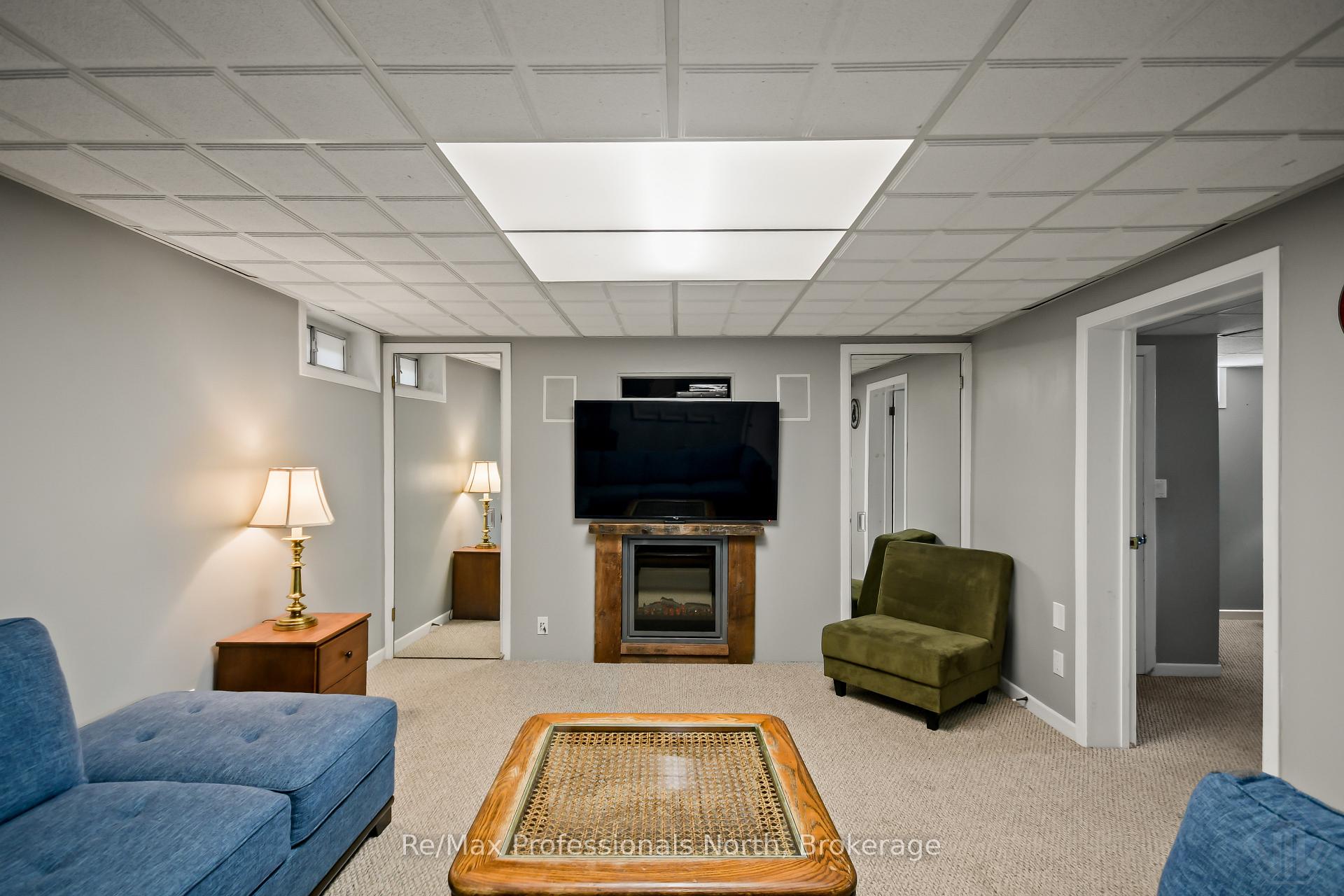Photo 31 of 695 John Street N, Gravenhurst, Muskoka (S) — HOMEH