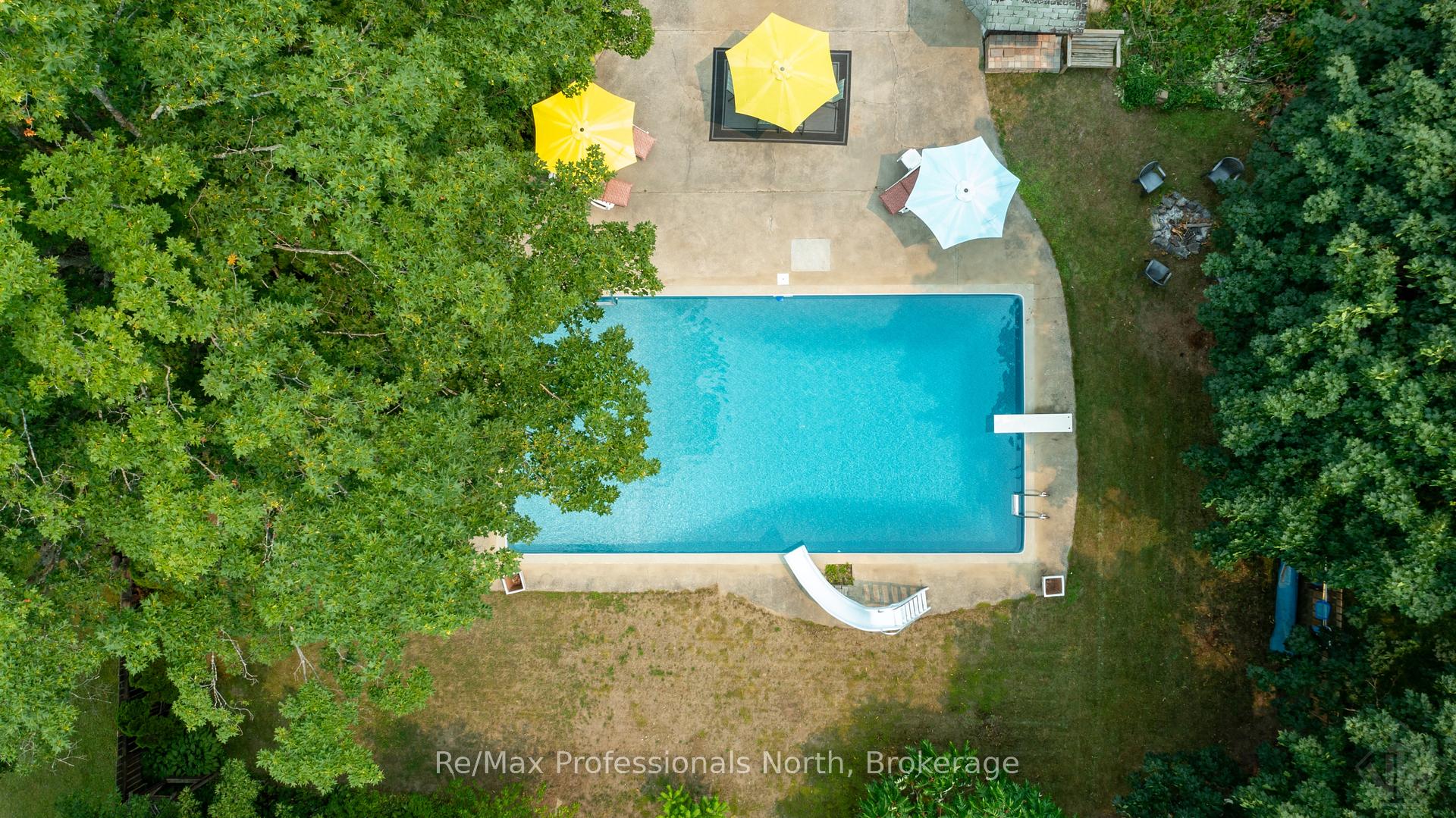 Photo 39 of 695 John Street N, Gravenhurst, Muskoka (S) — HOMEH