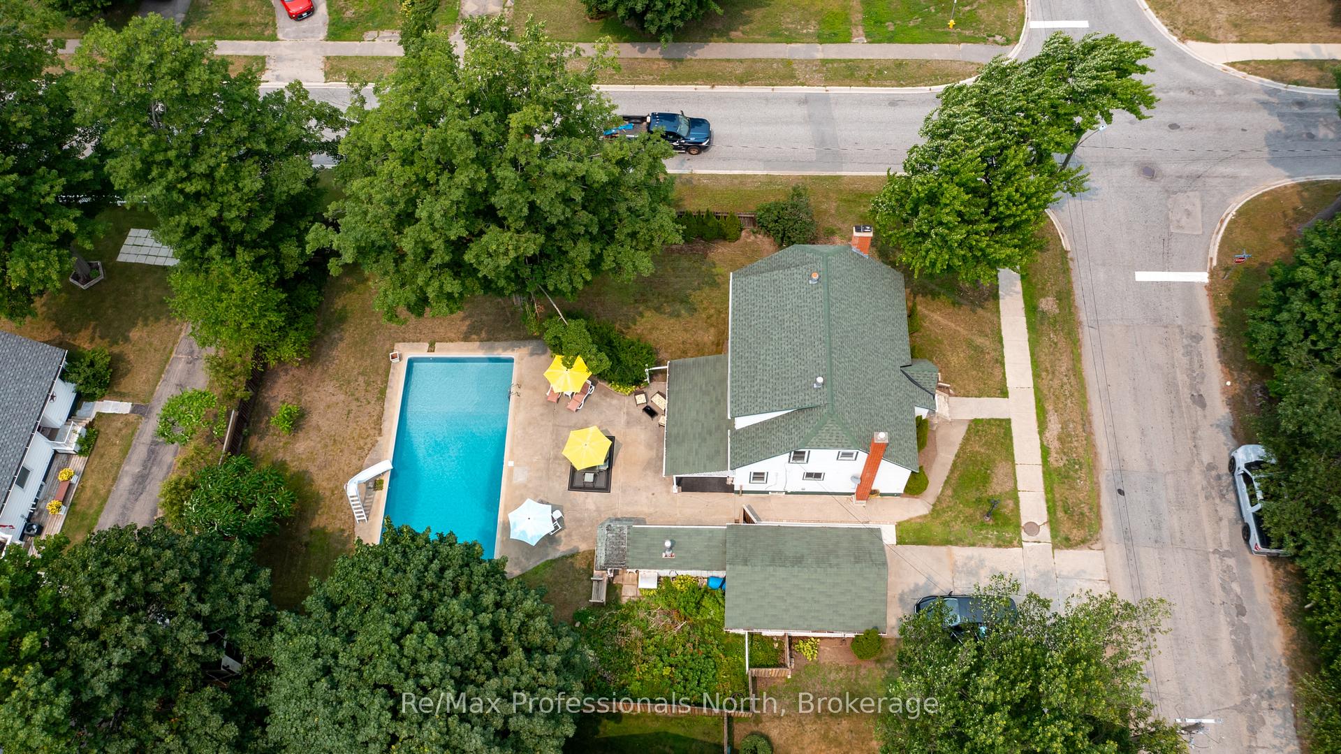 Photo 41 of 695 John Street N, Gravenhurst, Muskoka (S) — HOMEH