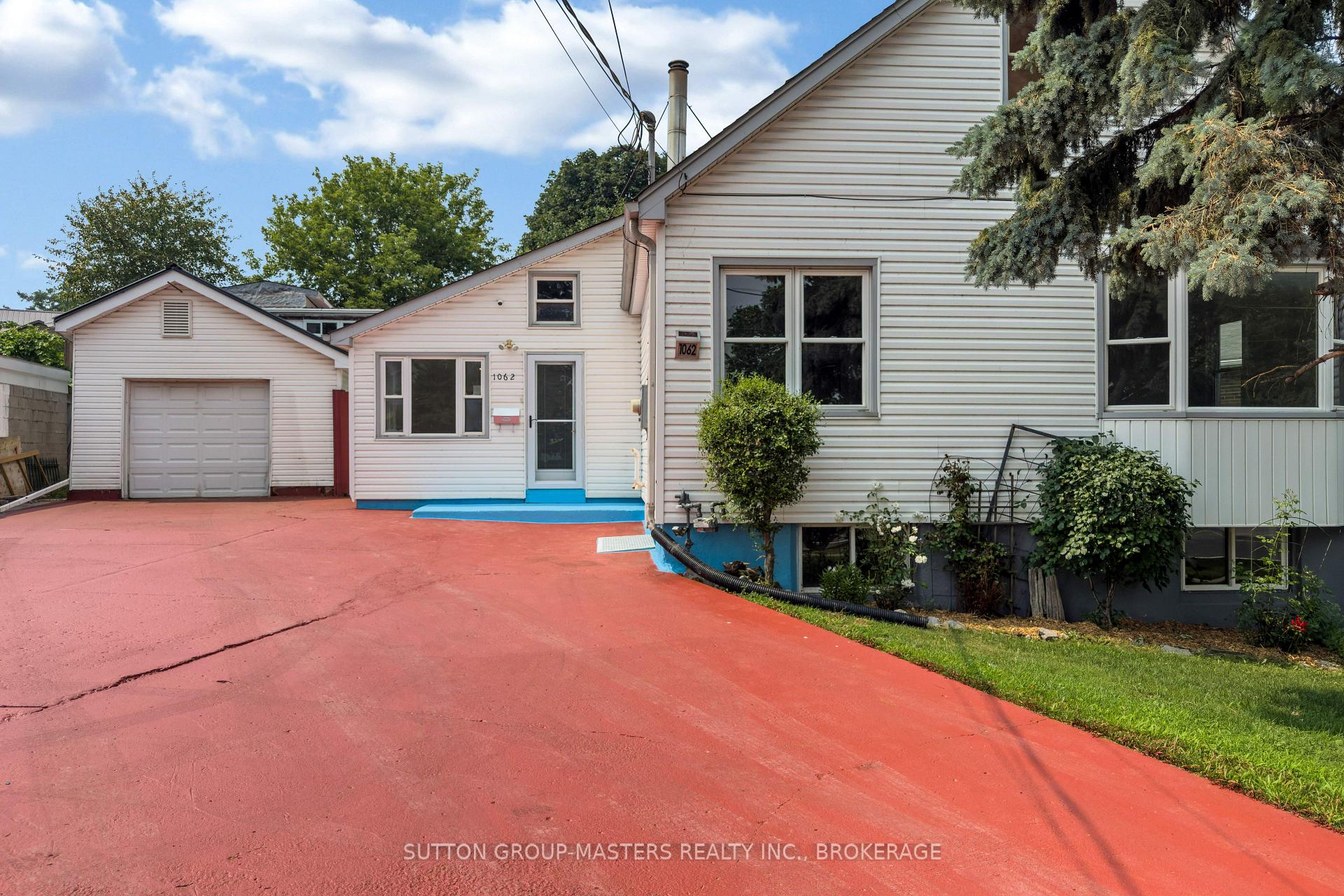 Photo 1 of 1062 Montreal Street, Kingston, Rideau — HOMEH