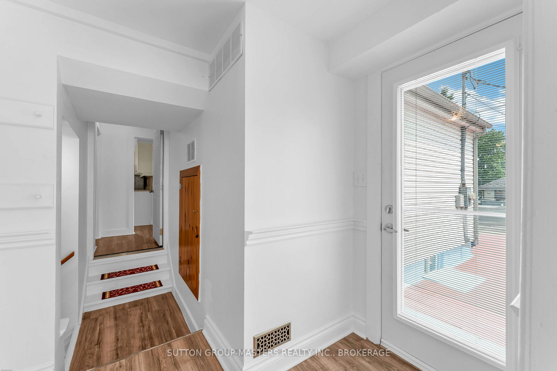 Photo 2 of 1062 Montreal Street, Kingston, Rideau — HOMEH