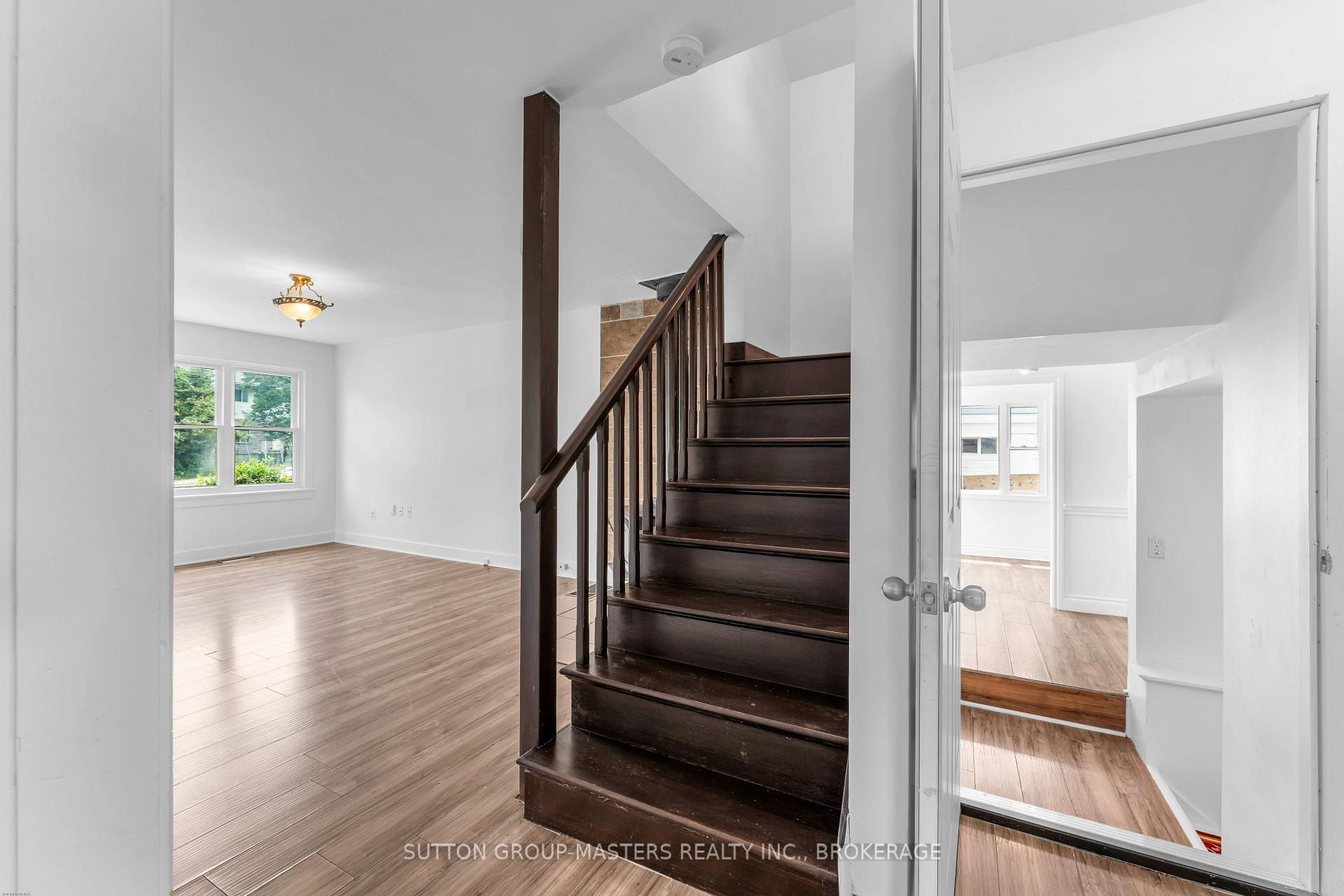 Photo 6 of 1062 Montreal Street, Kingston, Rideau — HOMEH
