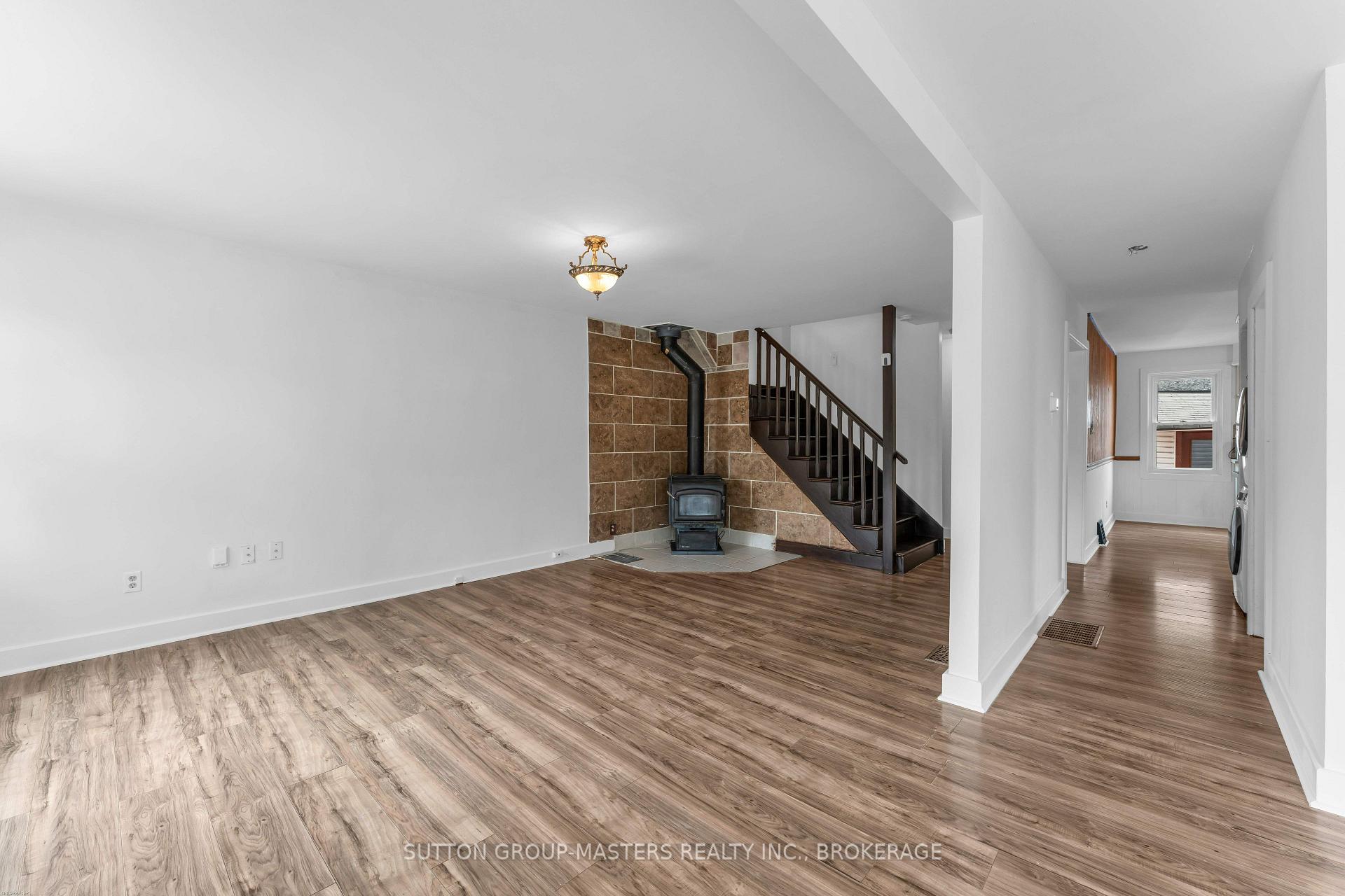 Photo 8 of 1062 Montreal Street, Kingston, Rideau — HOMEH