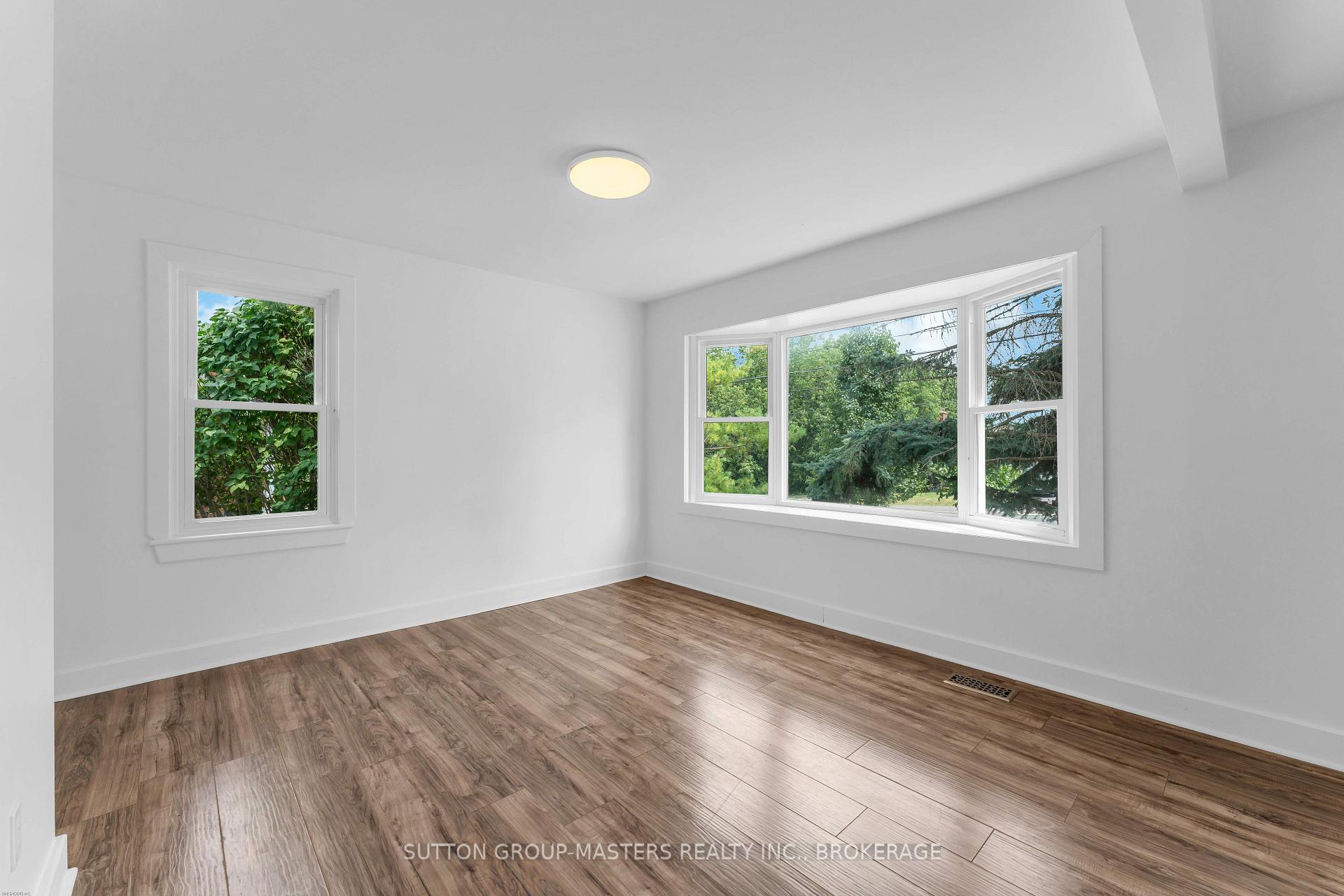 Photo 11 of 1062 Montreal Street, Kingston, Rideau — HOMEH