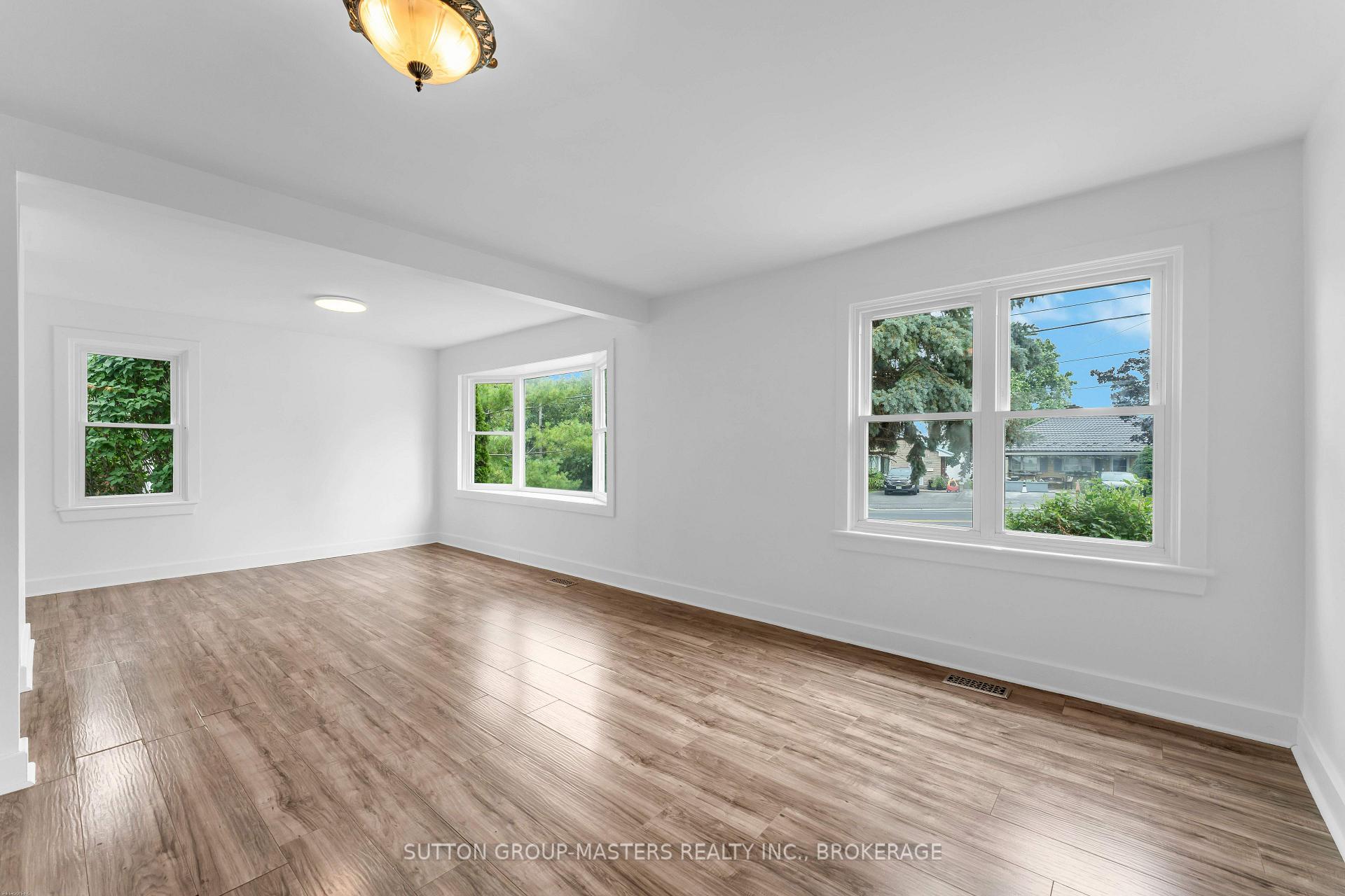 Photo 13 of 1062 Montreal Street, Kingston, Rideau — HOMEH