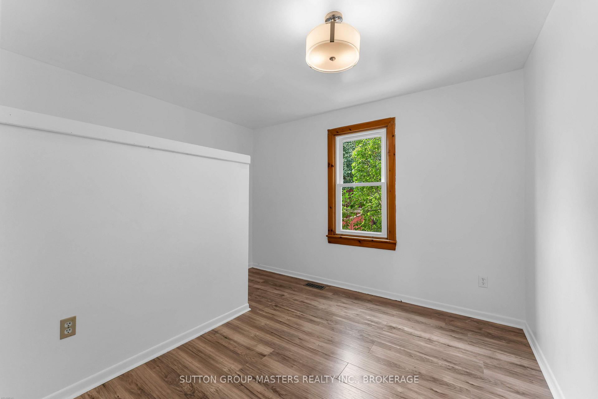 Photo 20 of 1062 Montreal Street, Kingston, Rideau — HOMEH