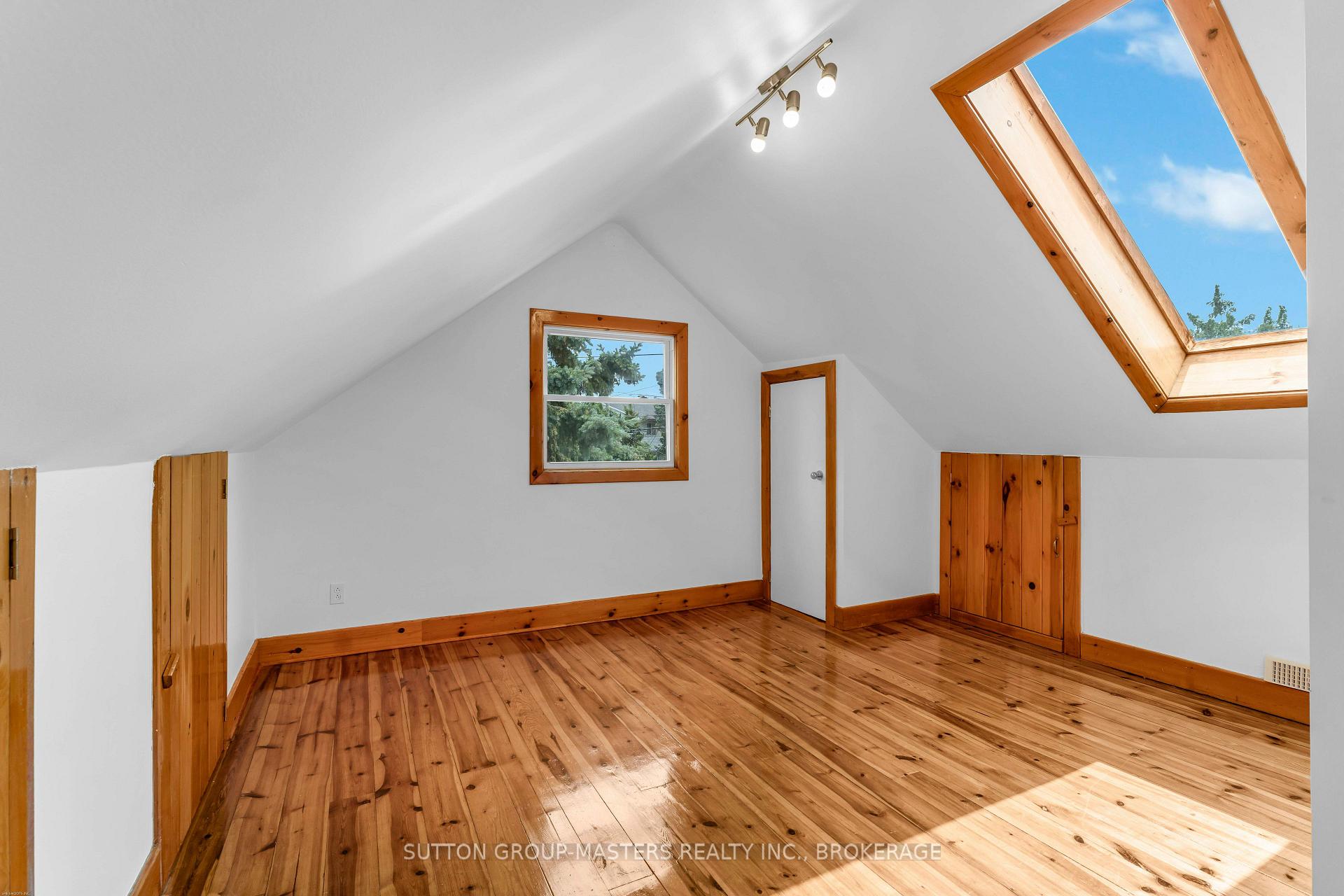 Photo 25 of 1062 Montreal Street, Kingston, Rideau — HOMEH