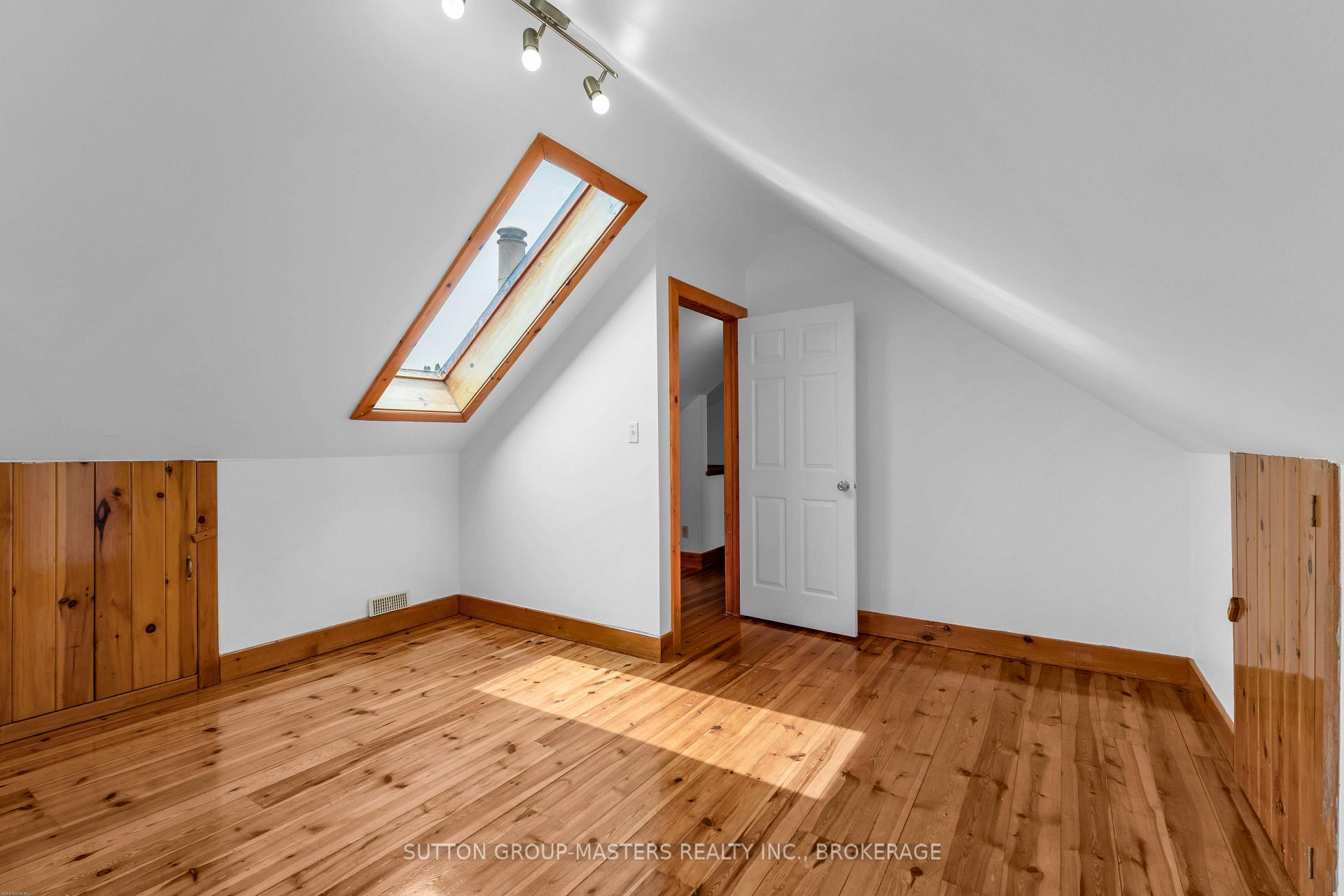Photo 26 of 1062 Montreal Street, Kingston, Rideau — HOMEH